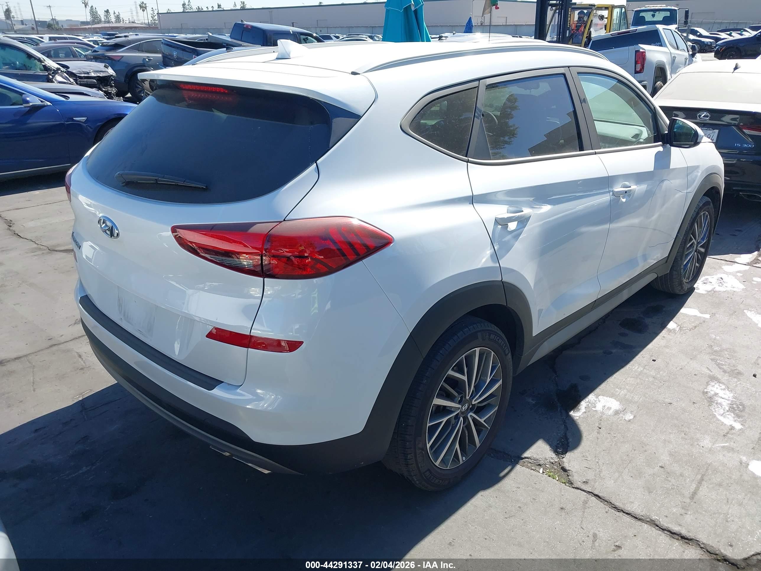 HYUNDAI TUCSON image 4