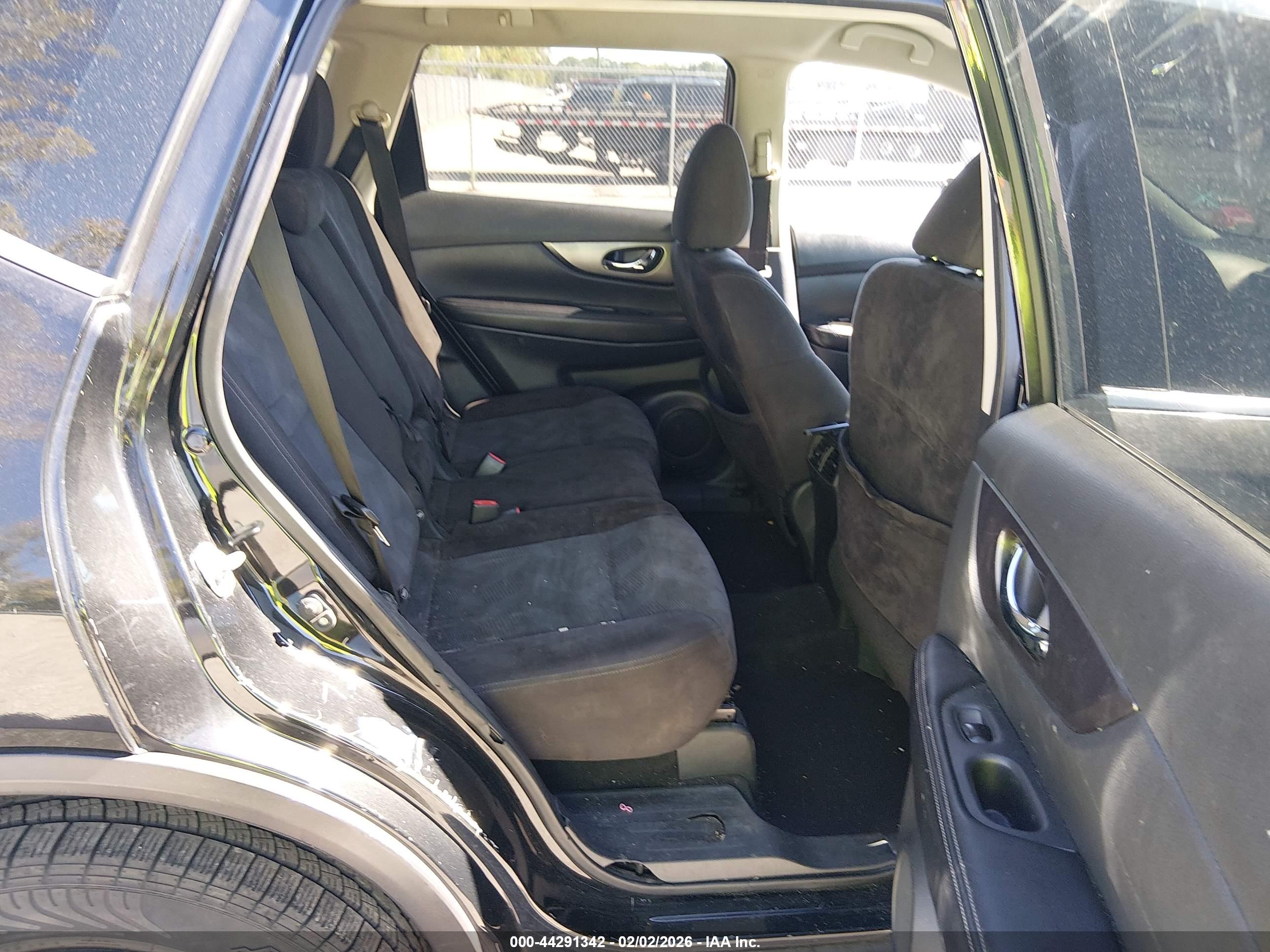 NISSAN ROGUE image 8