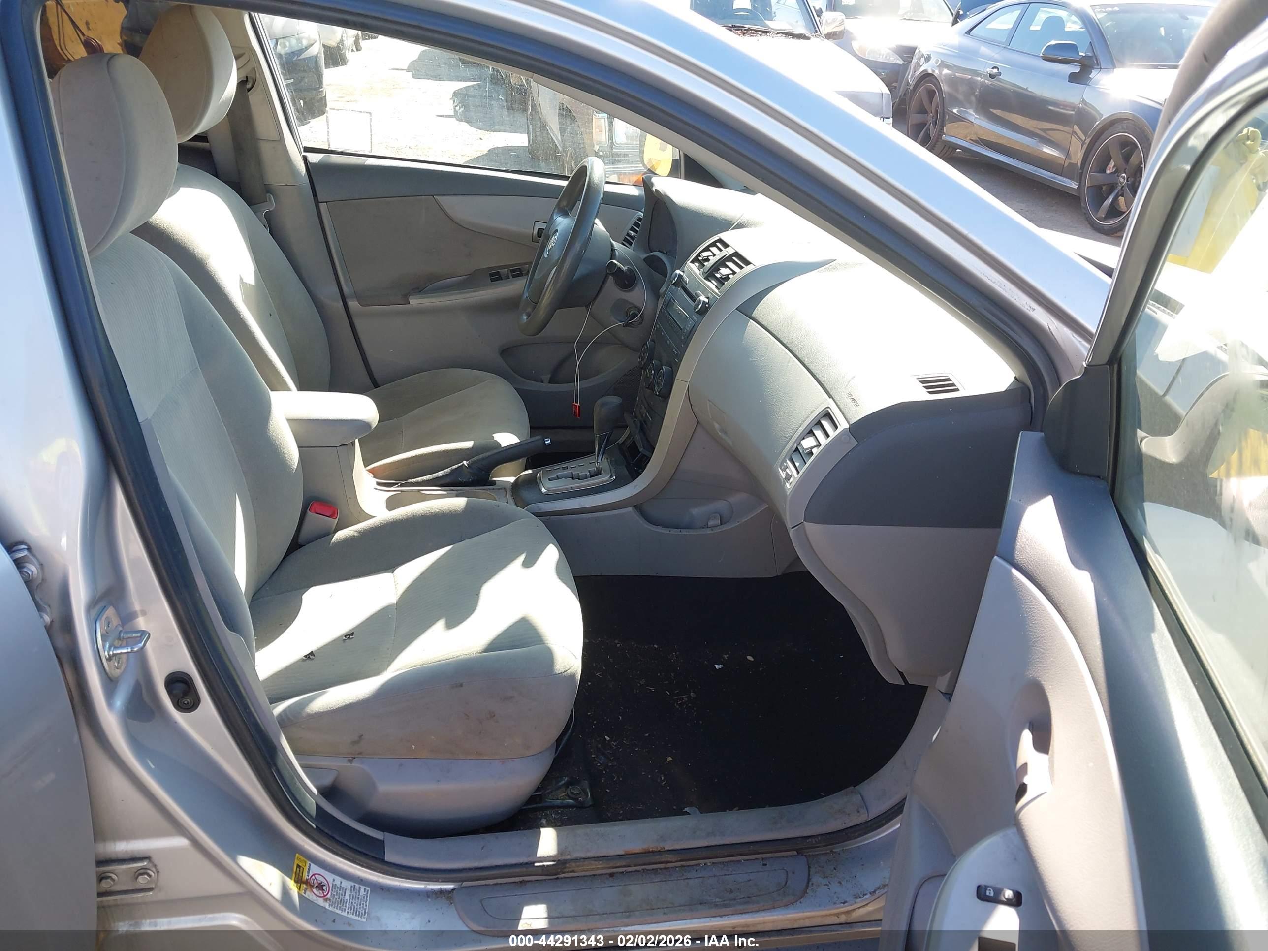 TOYOTA COROLLA image 5