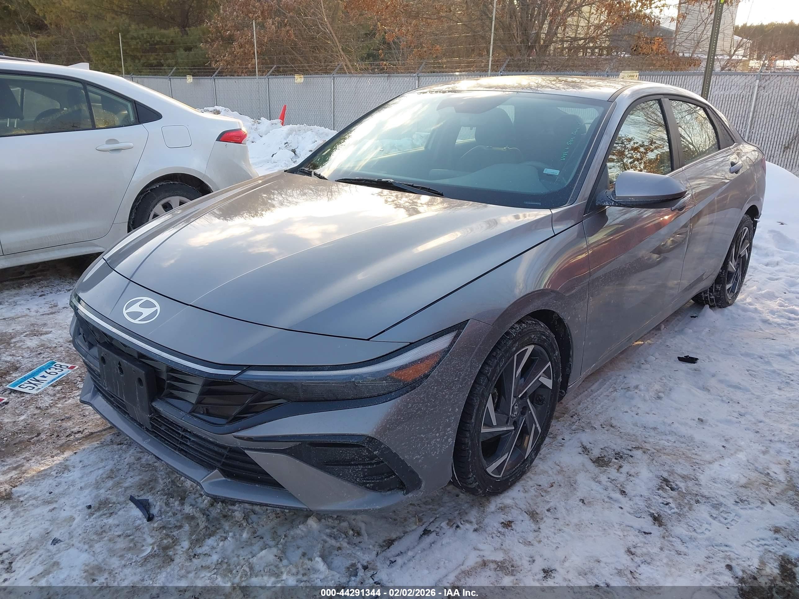 HYUNDAI ELANTRA image 2