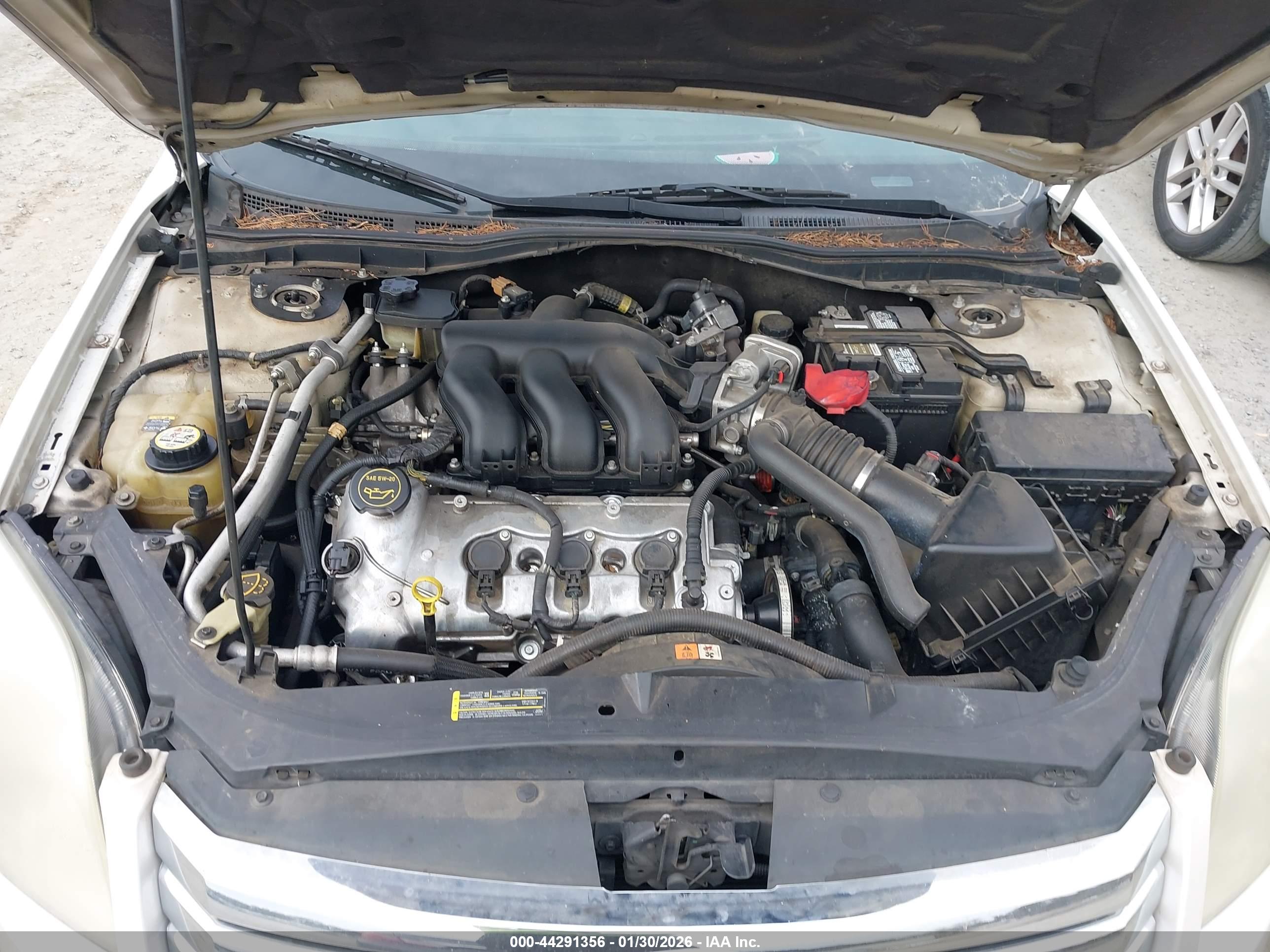 FORD FUSION image 10