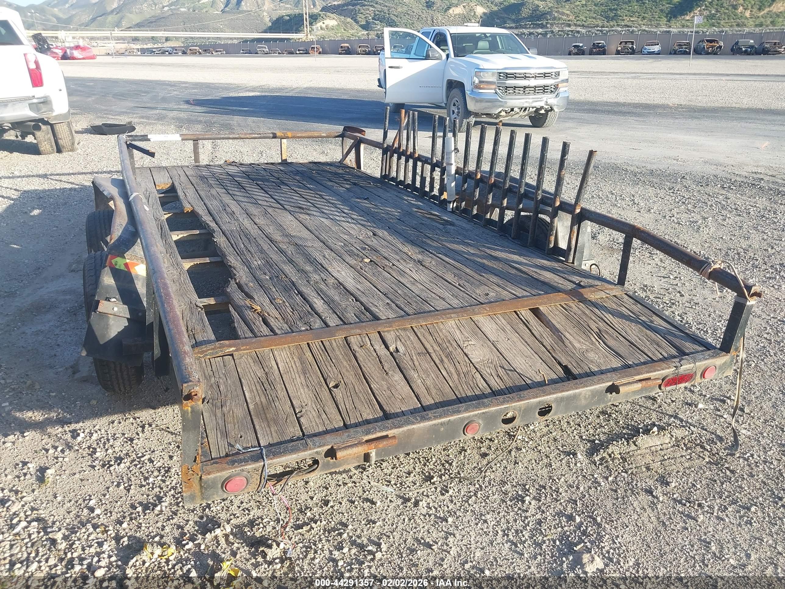 TRAILER OTHER image 3