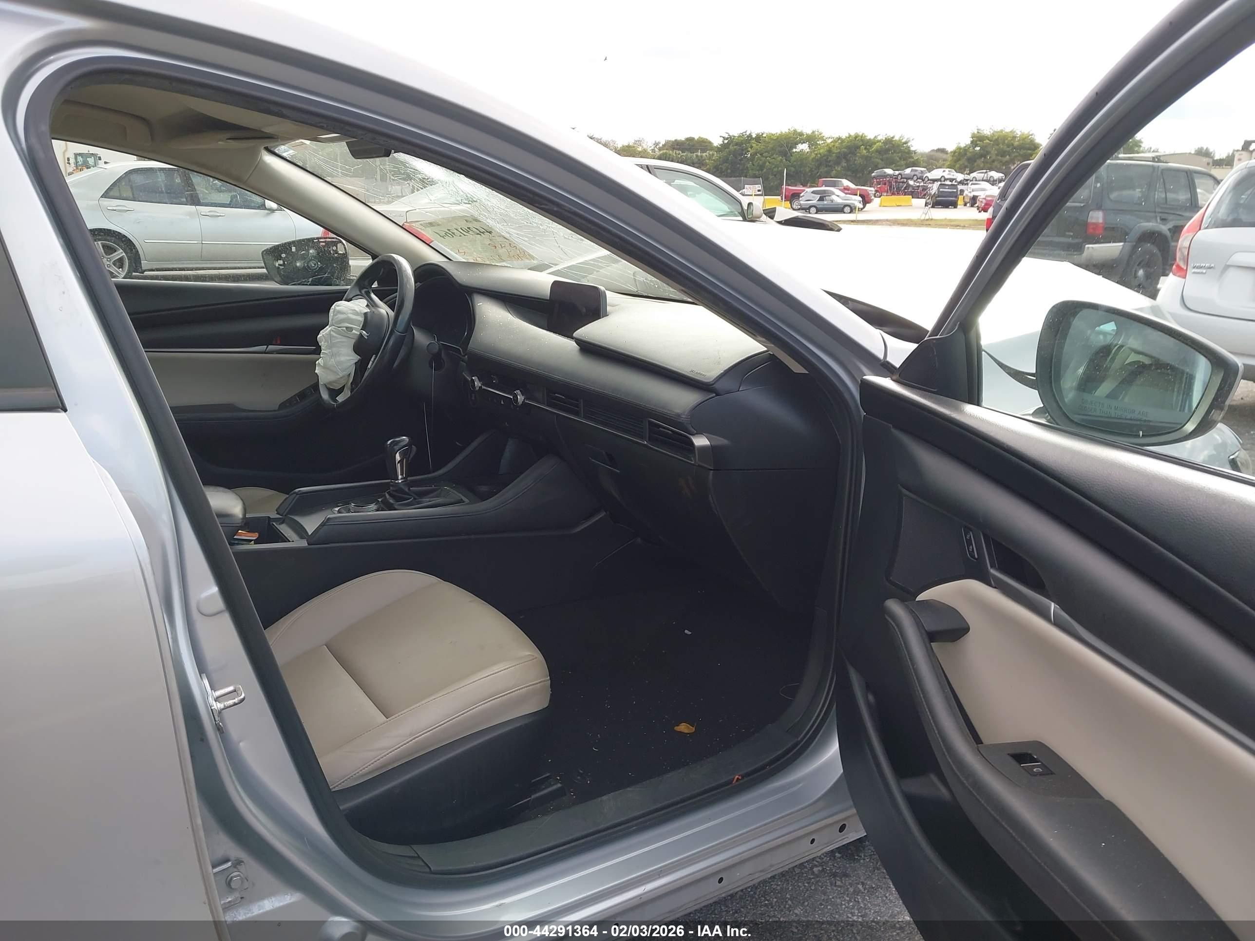 MAZDA MAZDA3 image 5