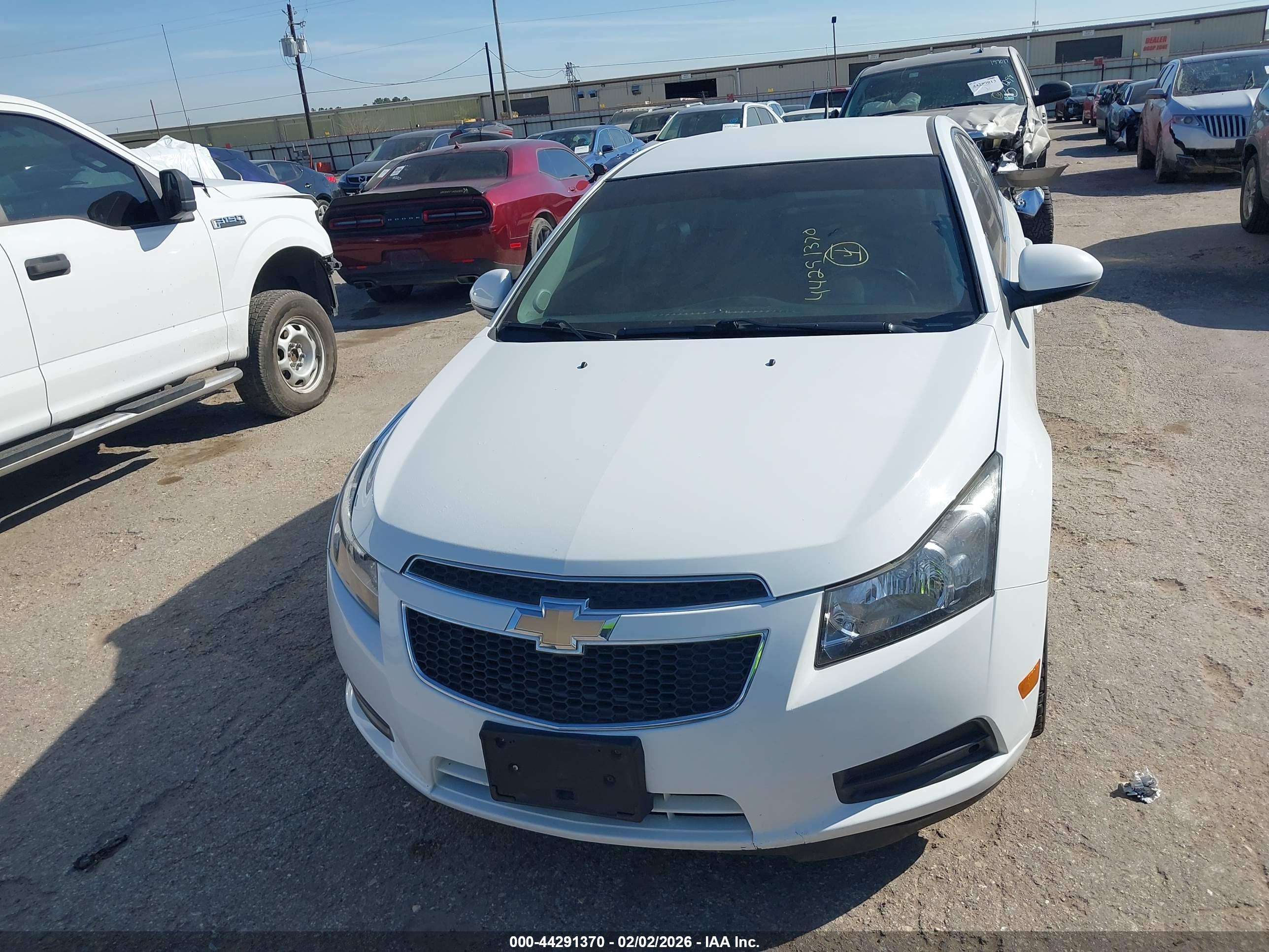 CHEVROLET CRUZE image 6
