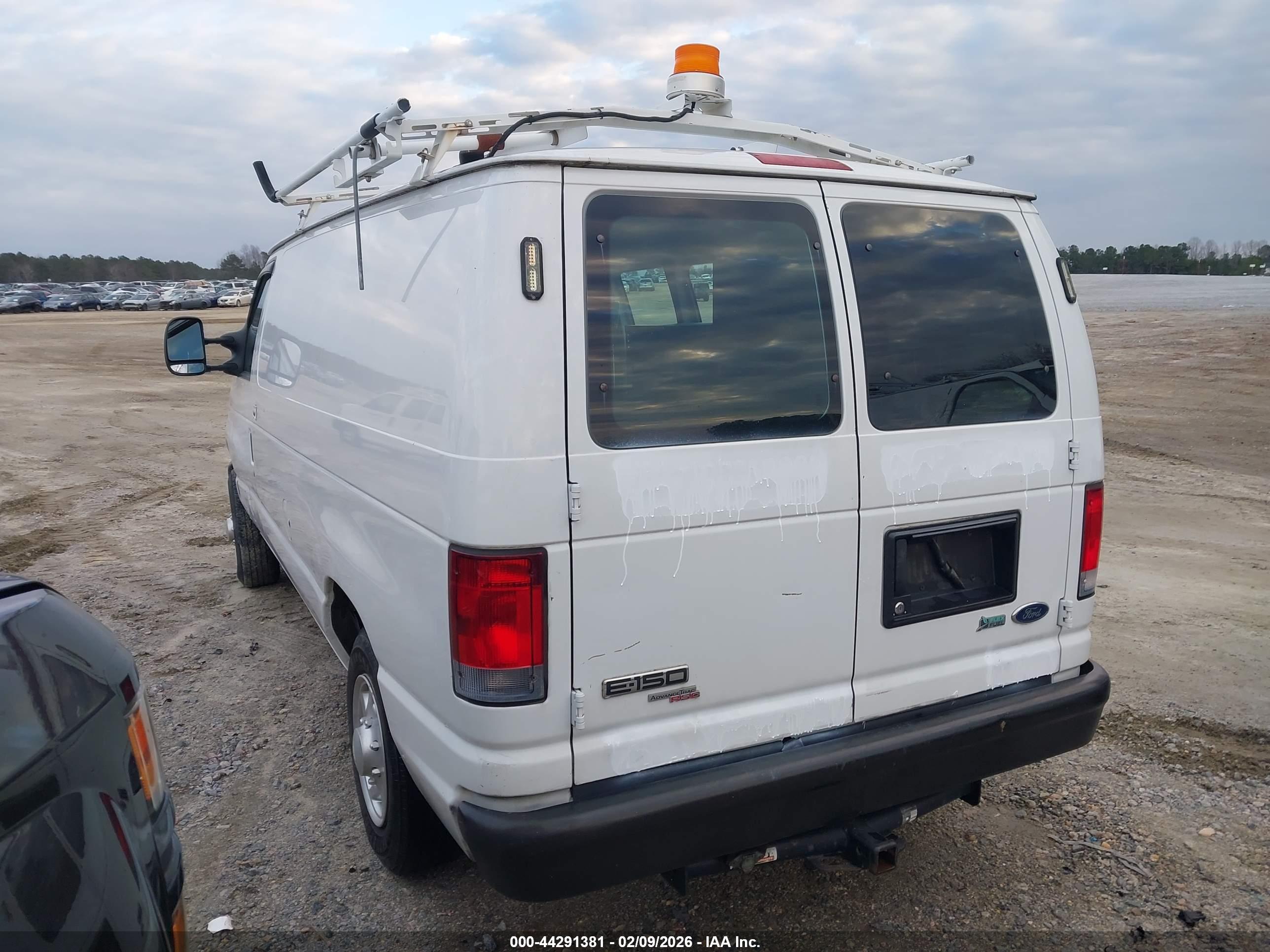 FORD E-150 image 3