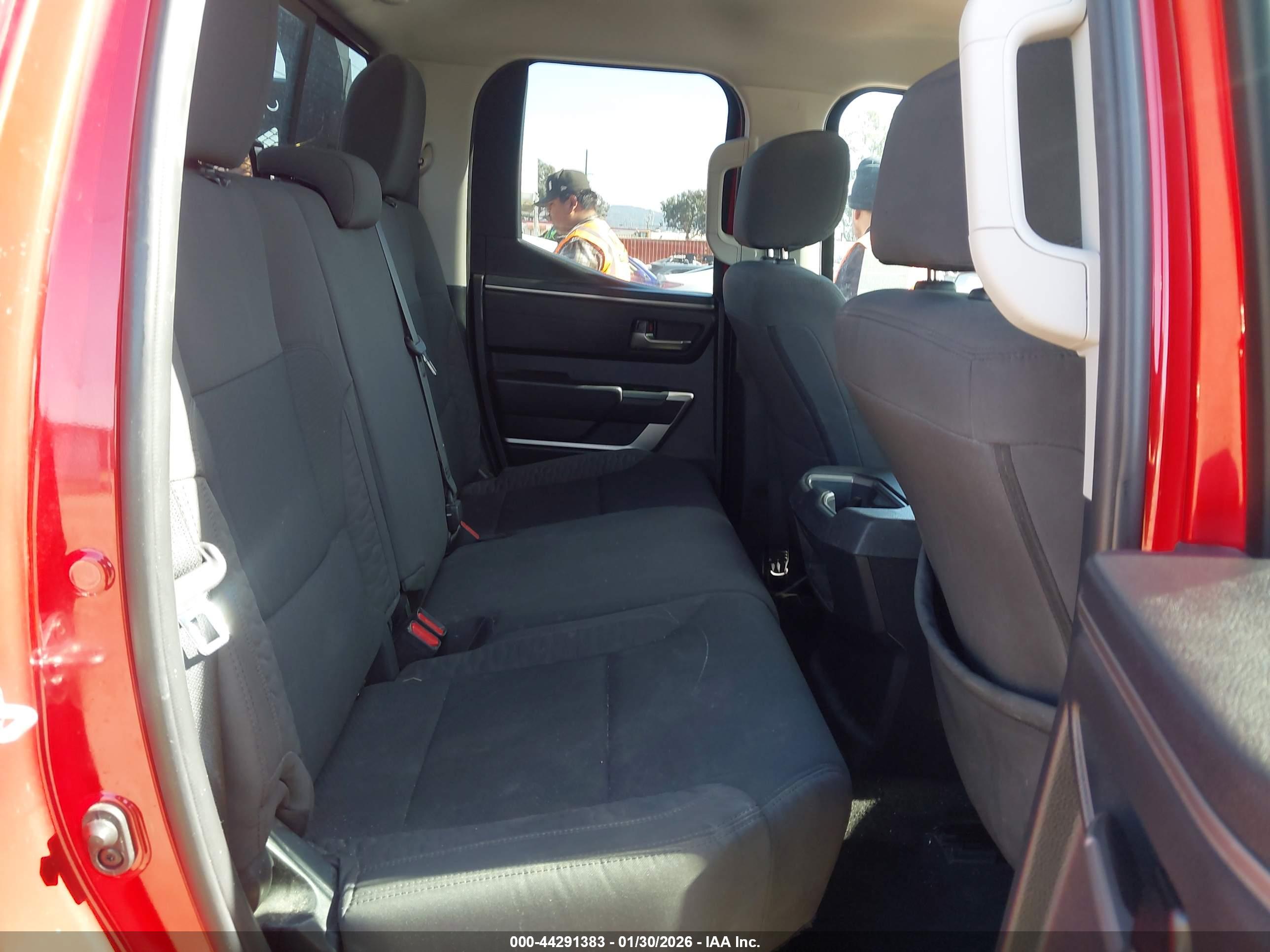 TOYOTA TUNDRA image 8