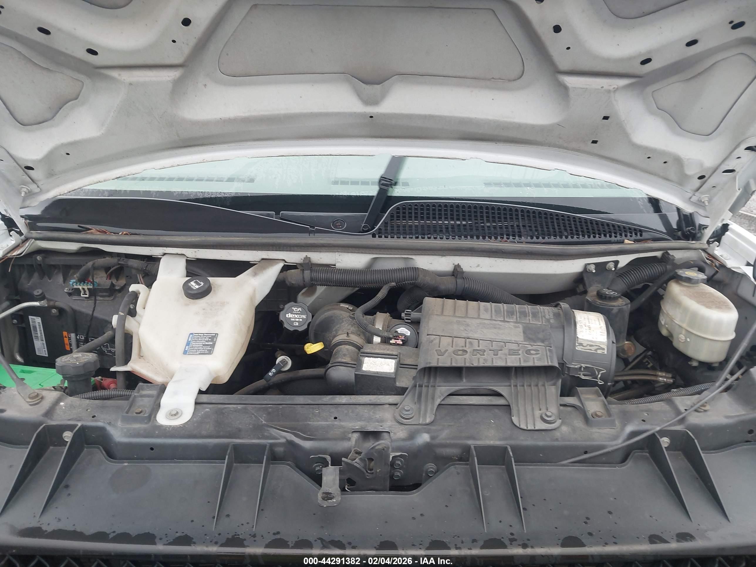 CHEVROLET EXPRESS image 10