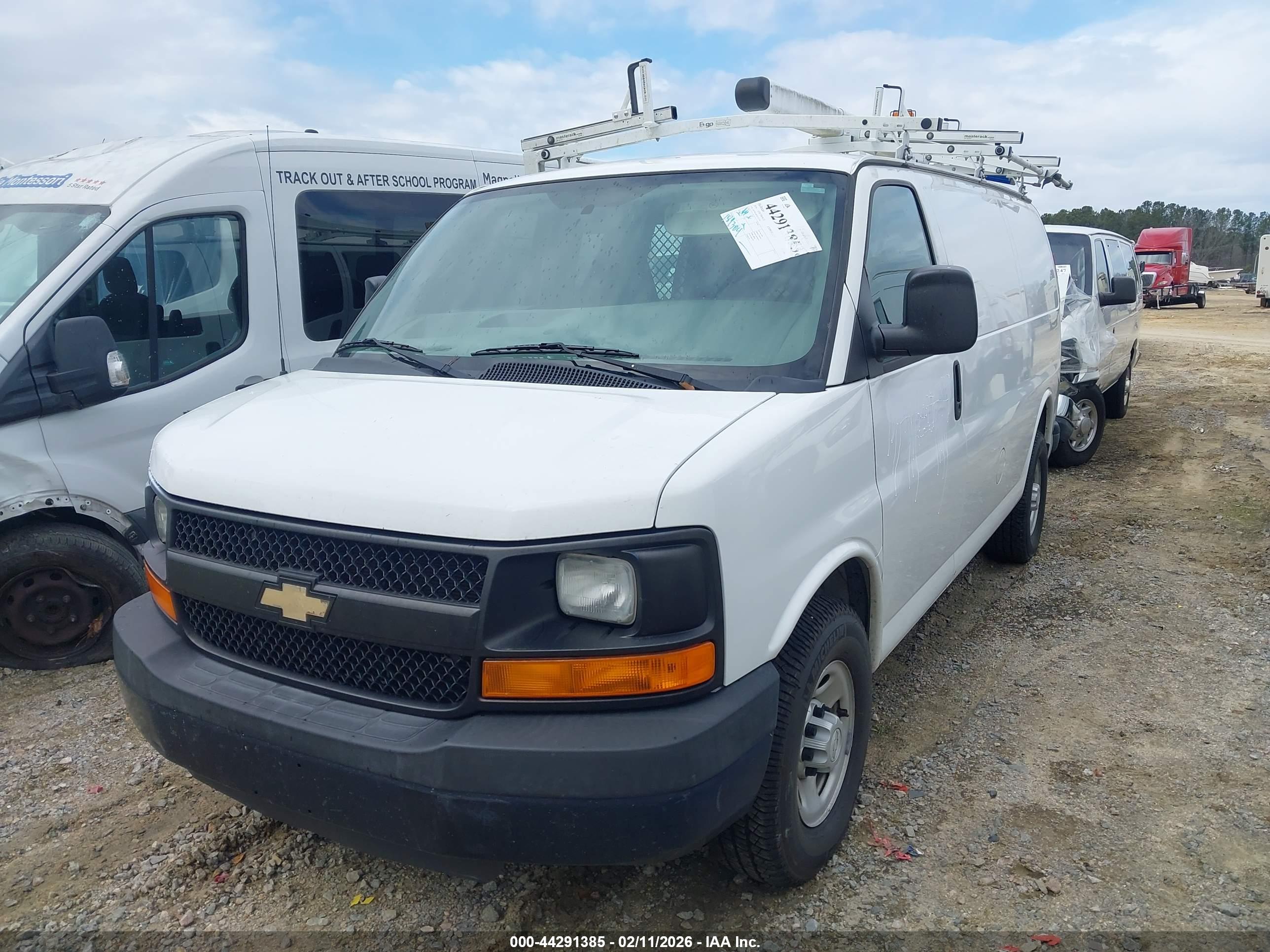 CHEVROLET EXPRESS image 2