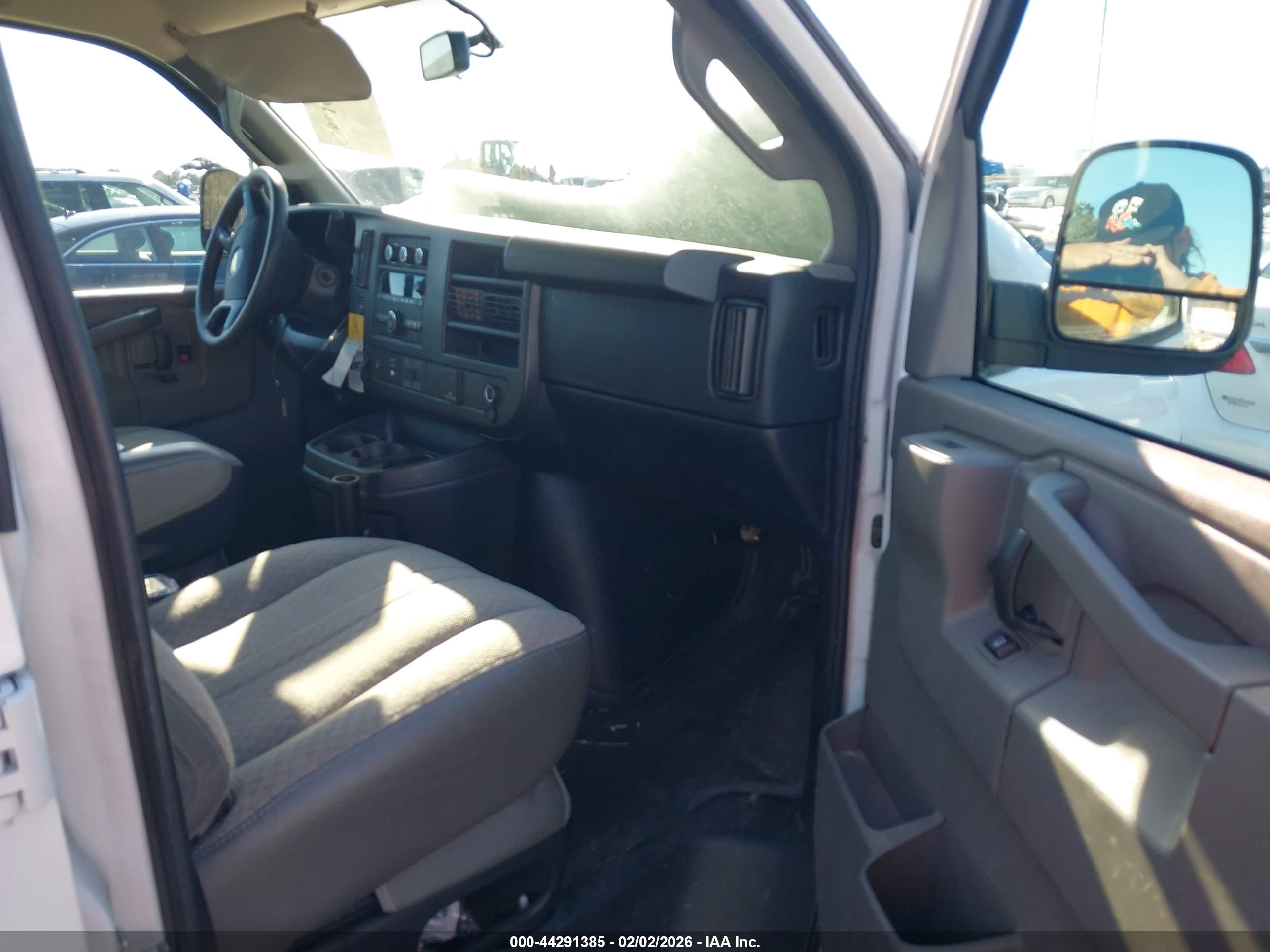 CHEVROLET EXPRESS image 5