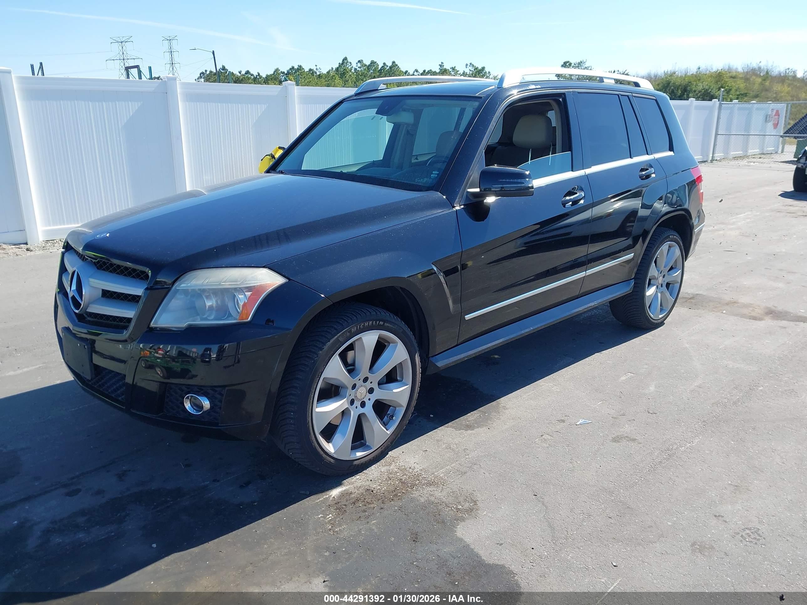 MERCEDES-BENZ GLK image 2
