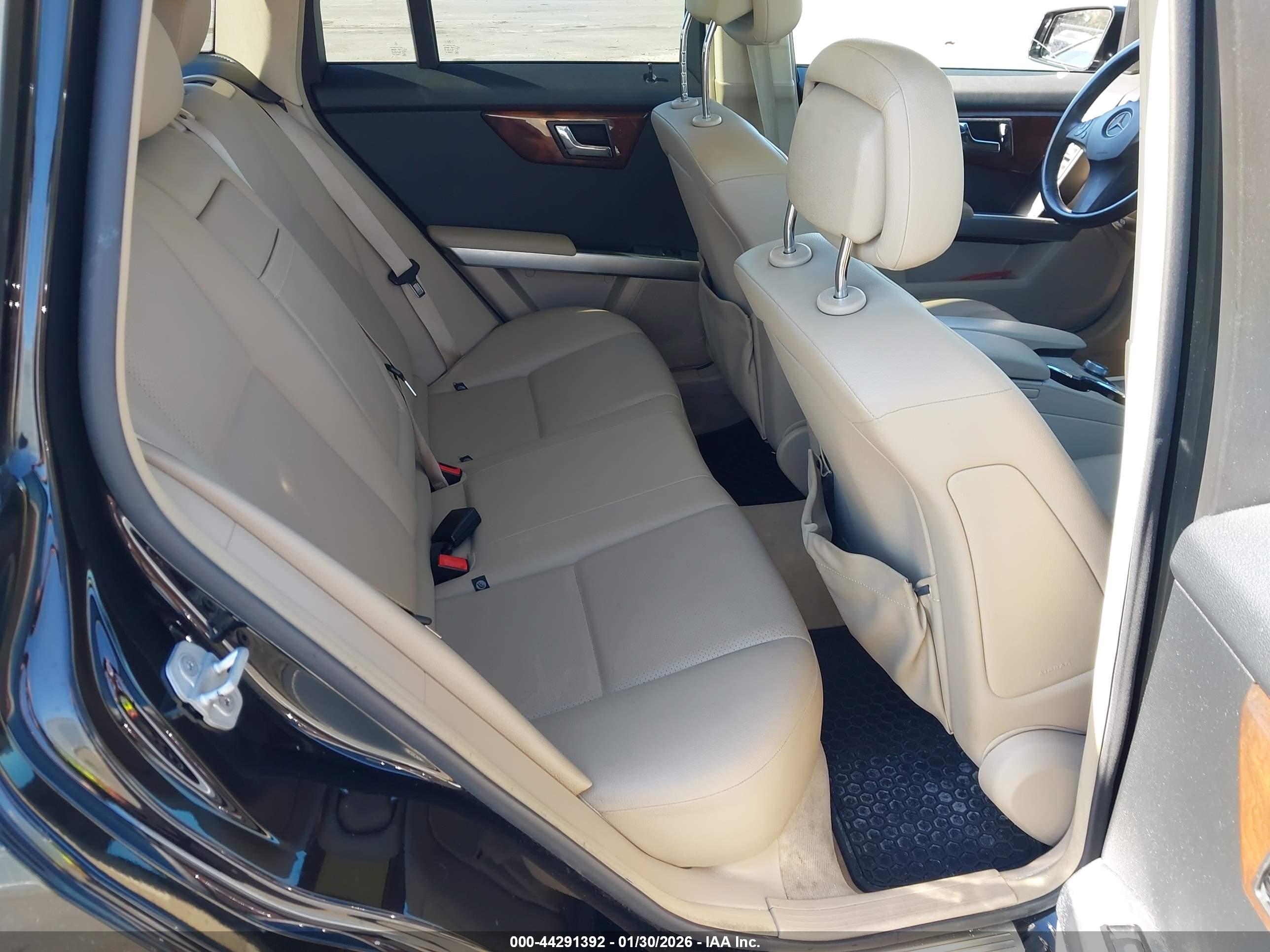 MERCEDES-BENZ GLK image 8