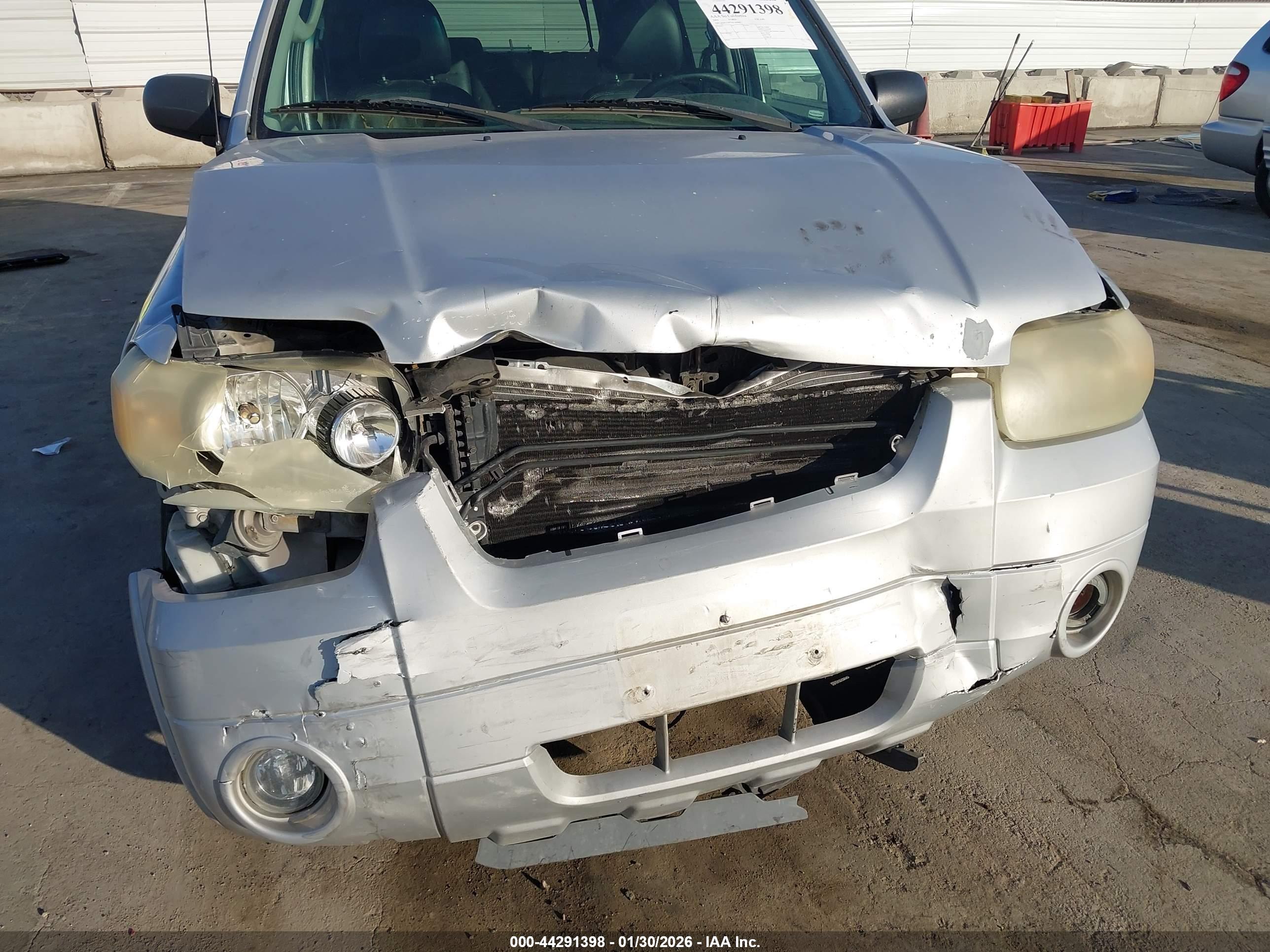 FORD ESCAPE image 6
