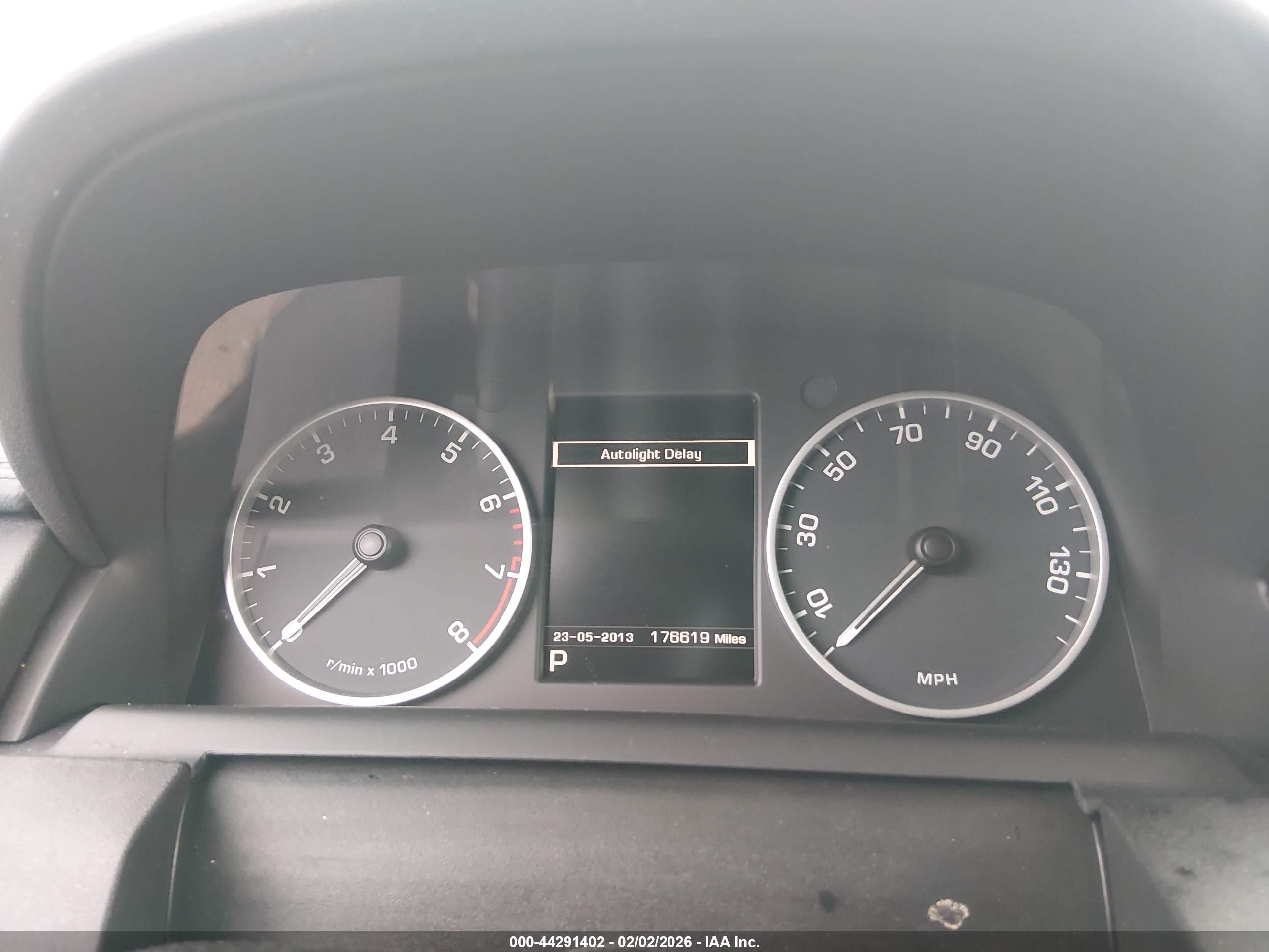 LAND ROVER image 7