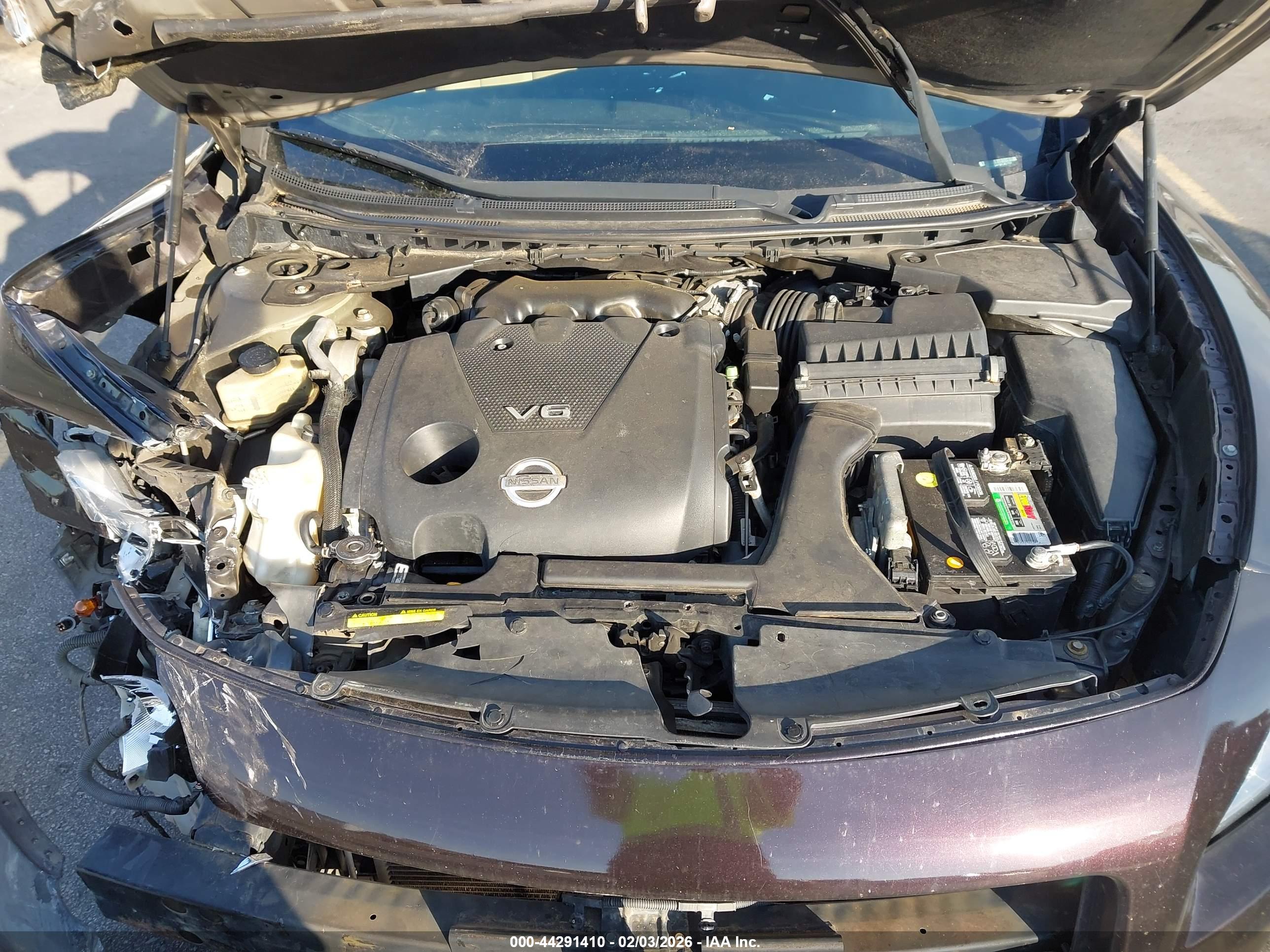 NISSAN MAXIMA image 10