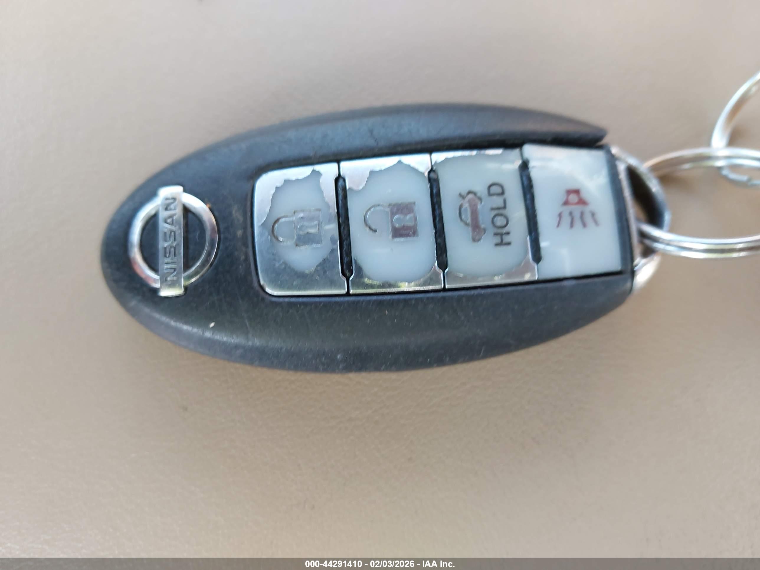 NISSAN MAXIMA image 11