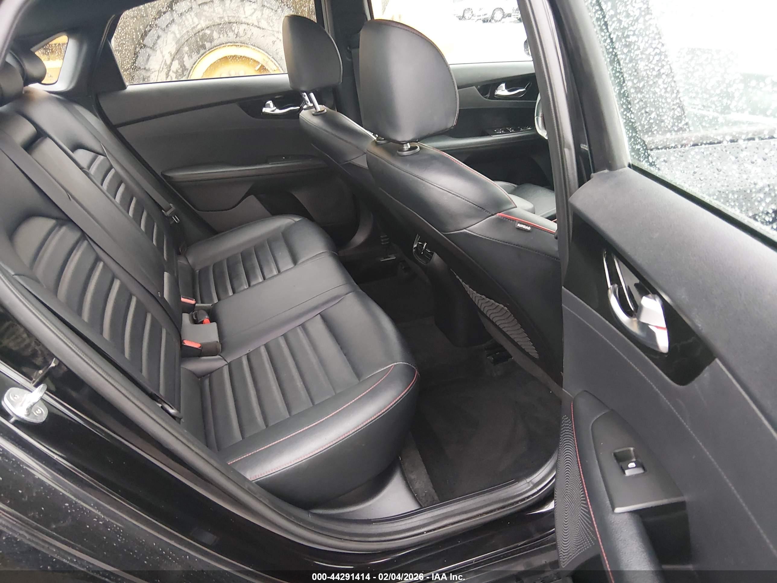 KIA FORTE image 8