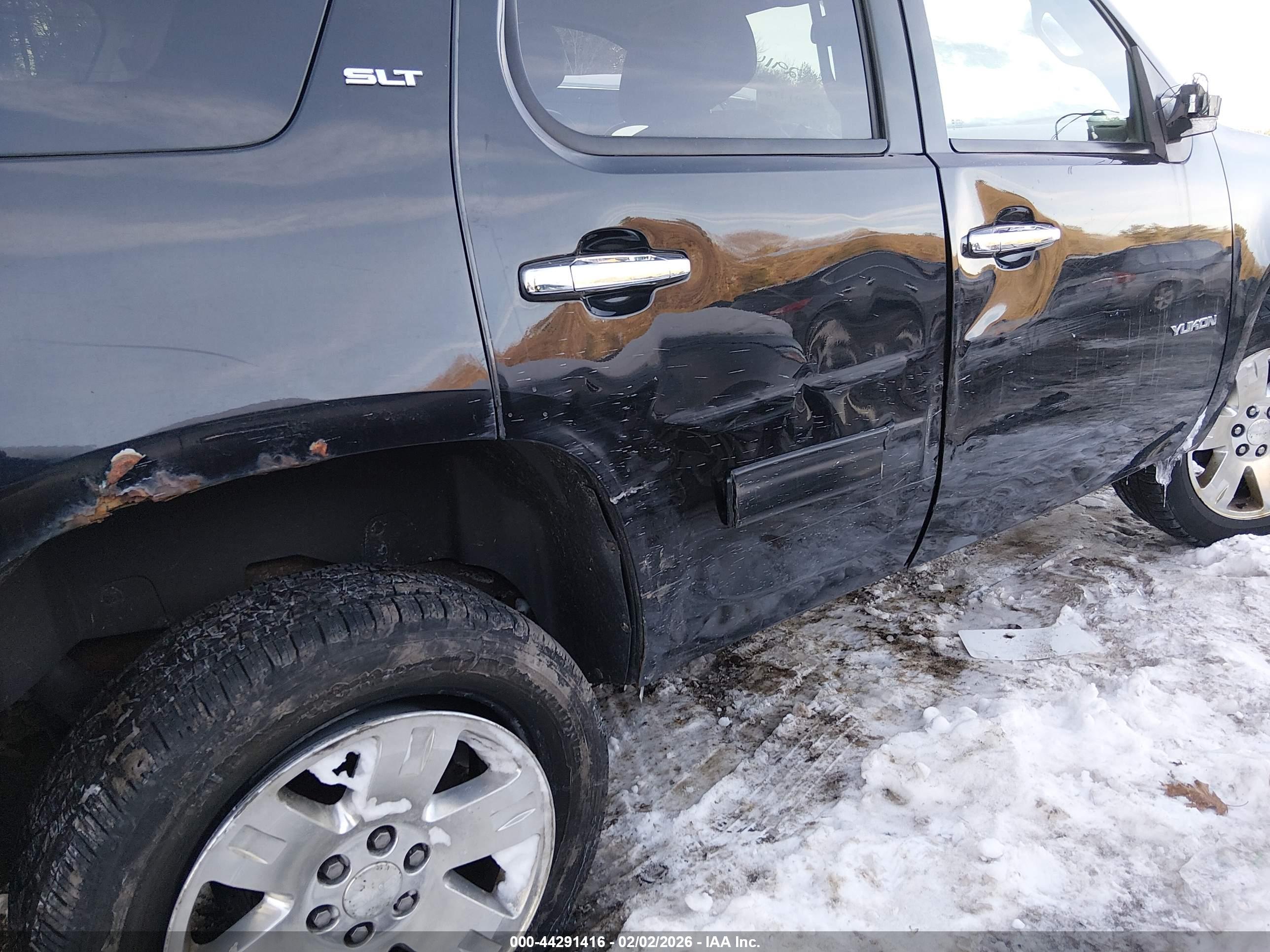 GMC YUKON image 6