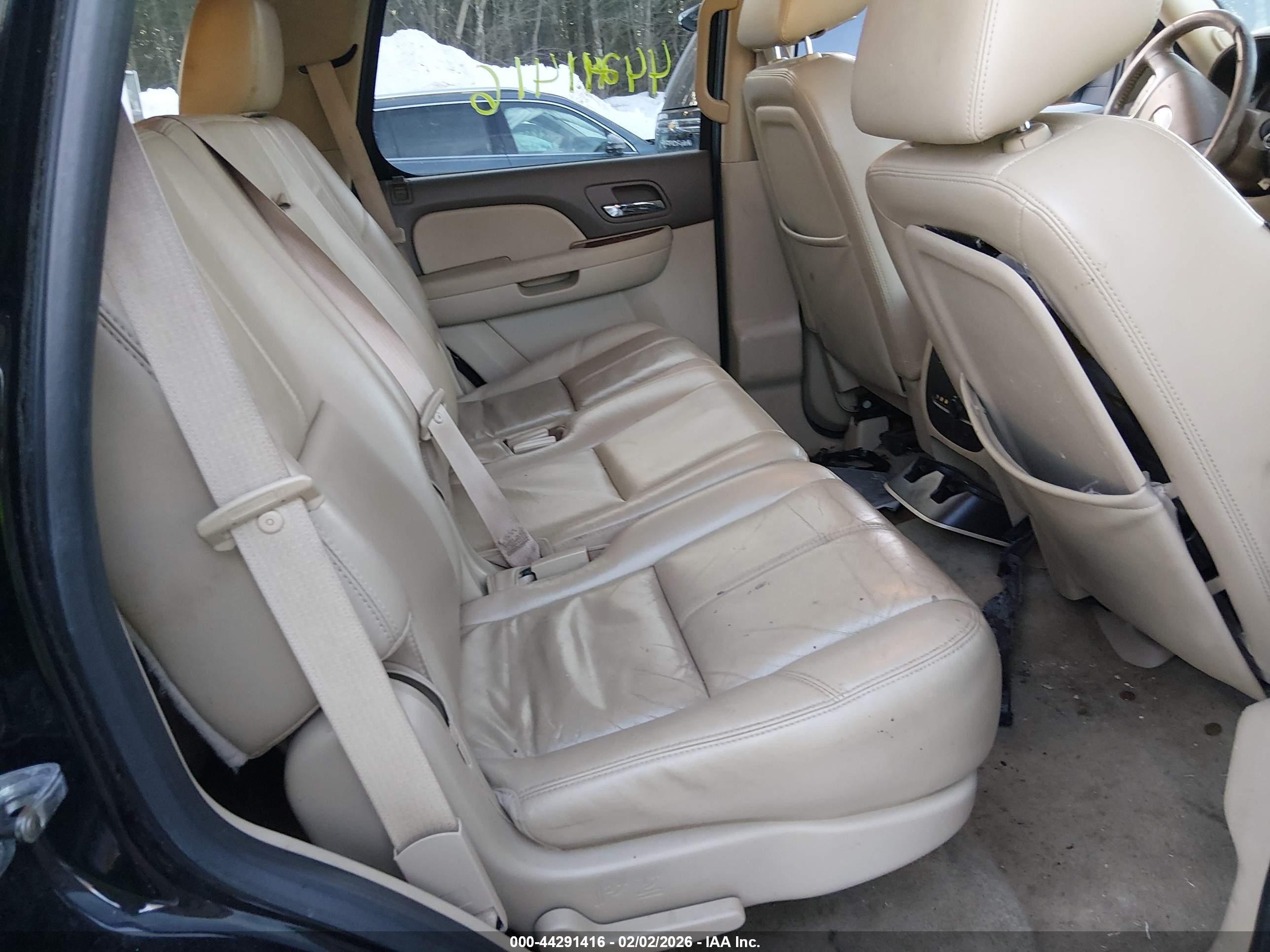 GMC YUKON image 8