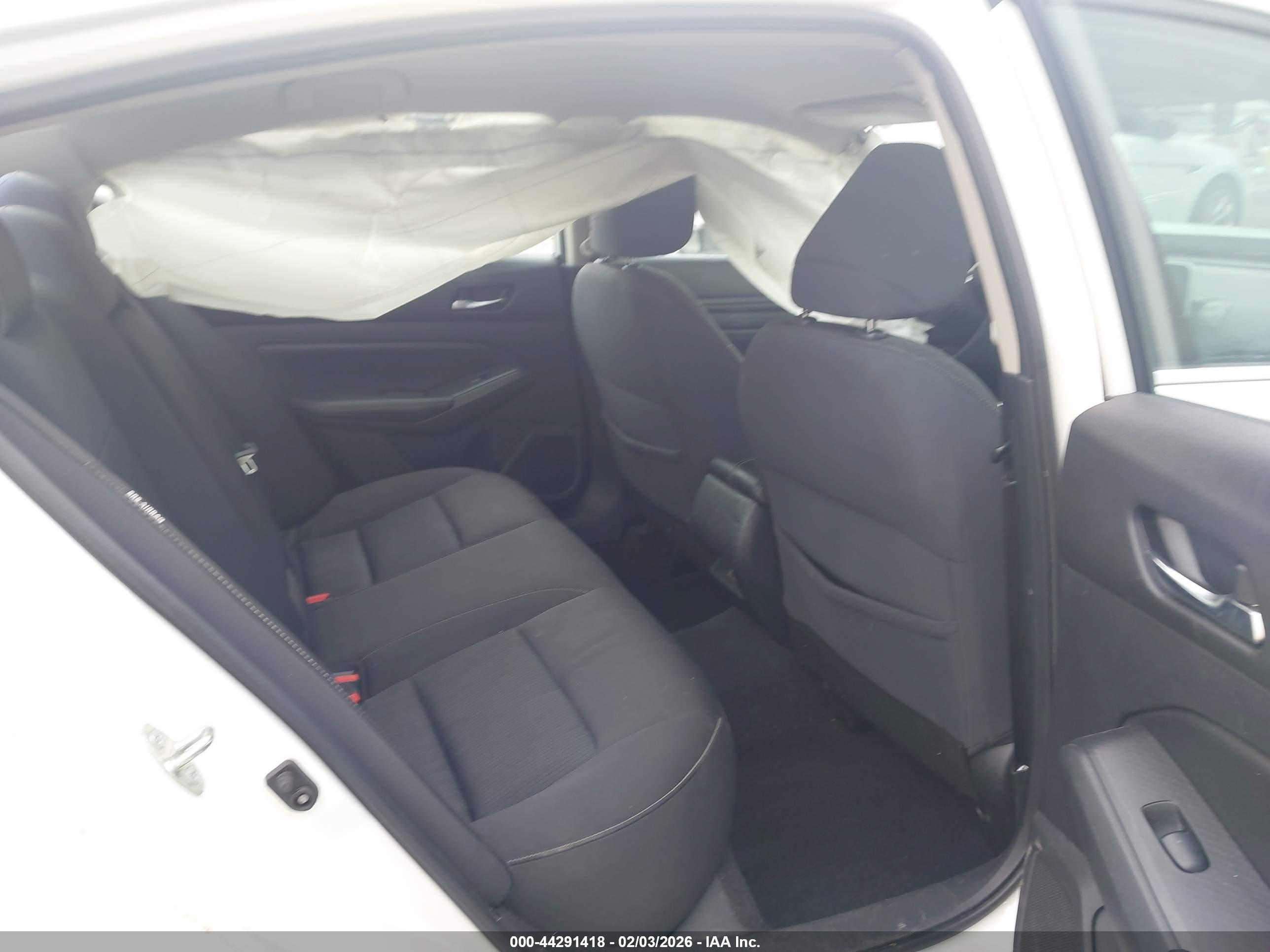 NISSAN ALTIMA image 8