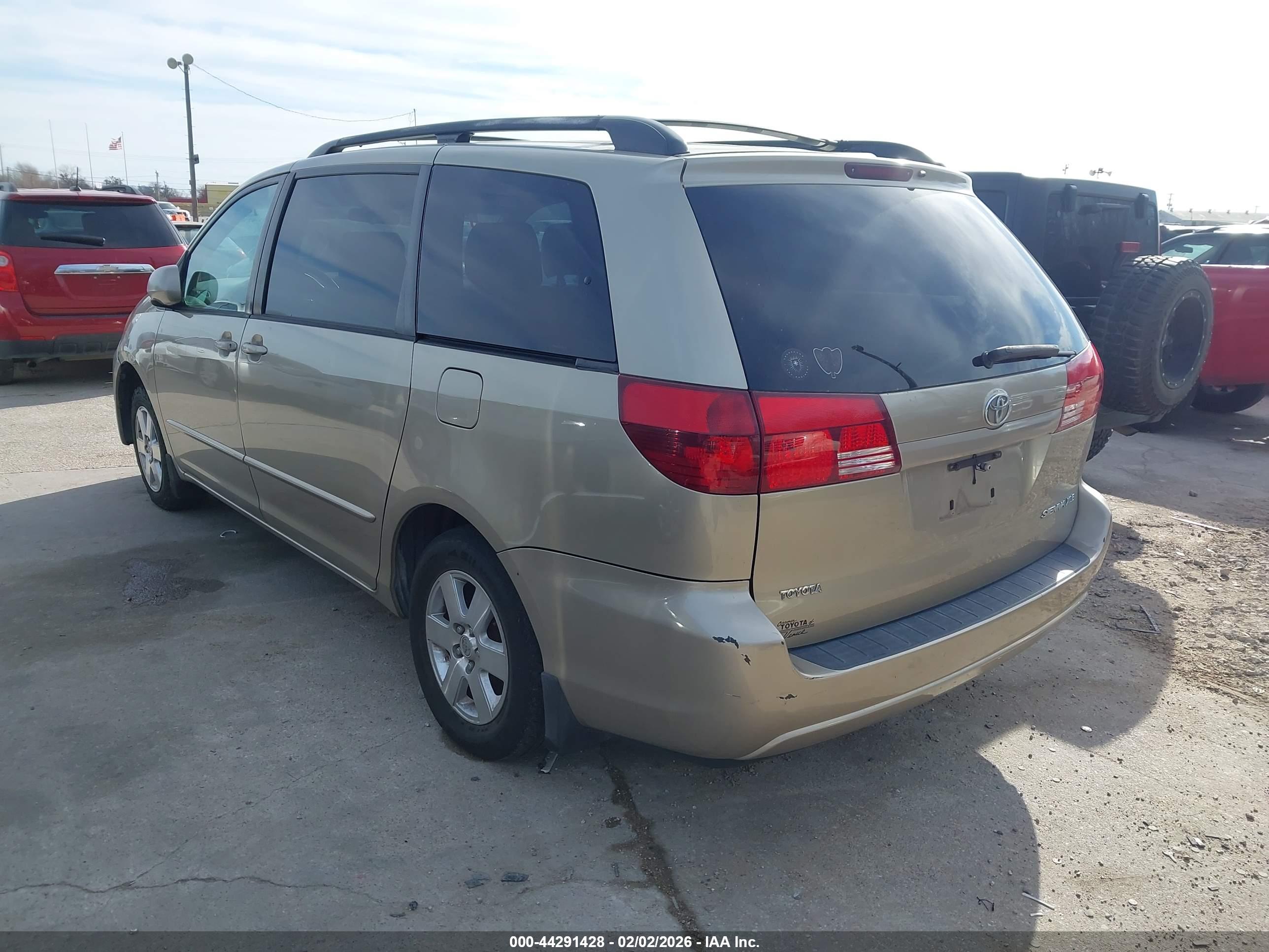 TOYOTA SIENNA image 3