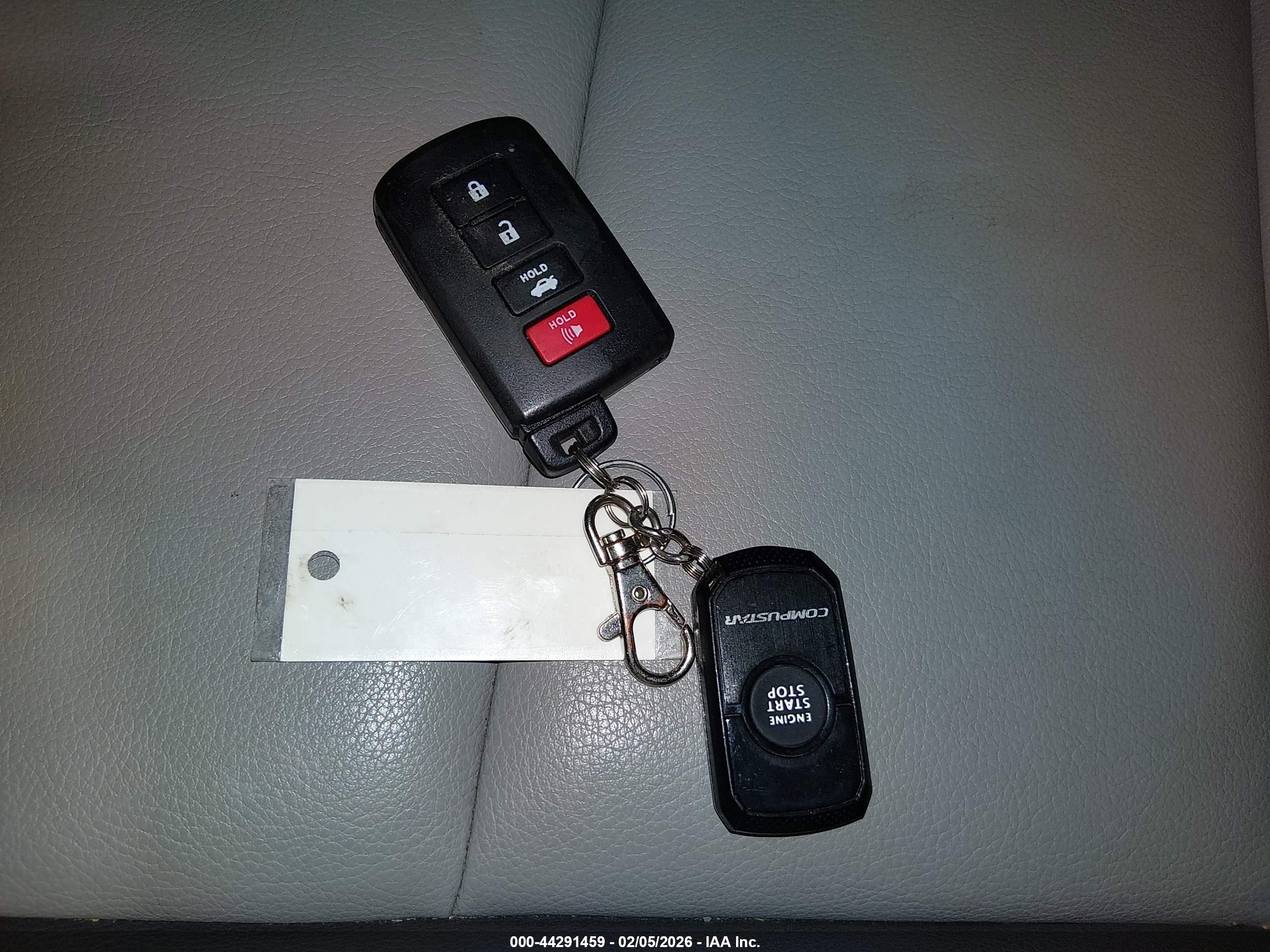 TOYOTA RAV4 image 11