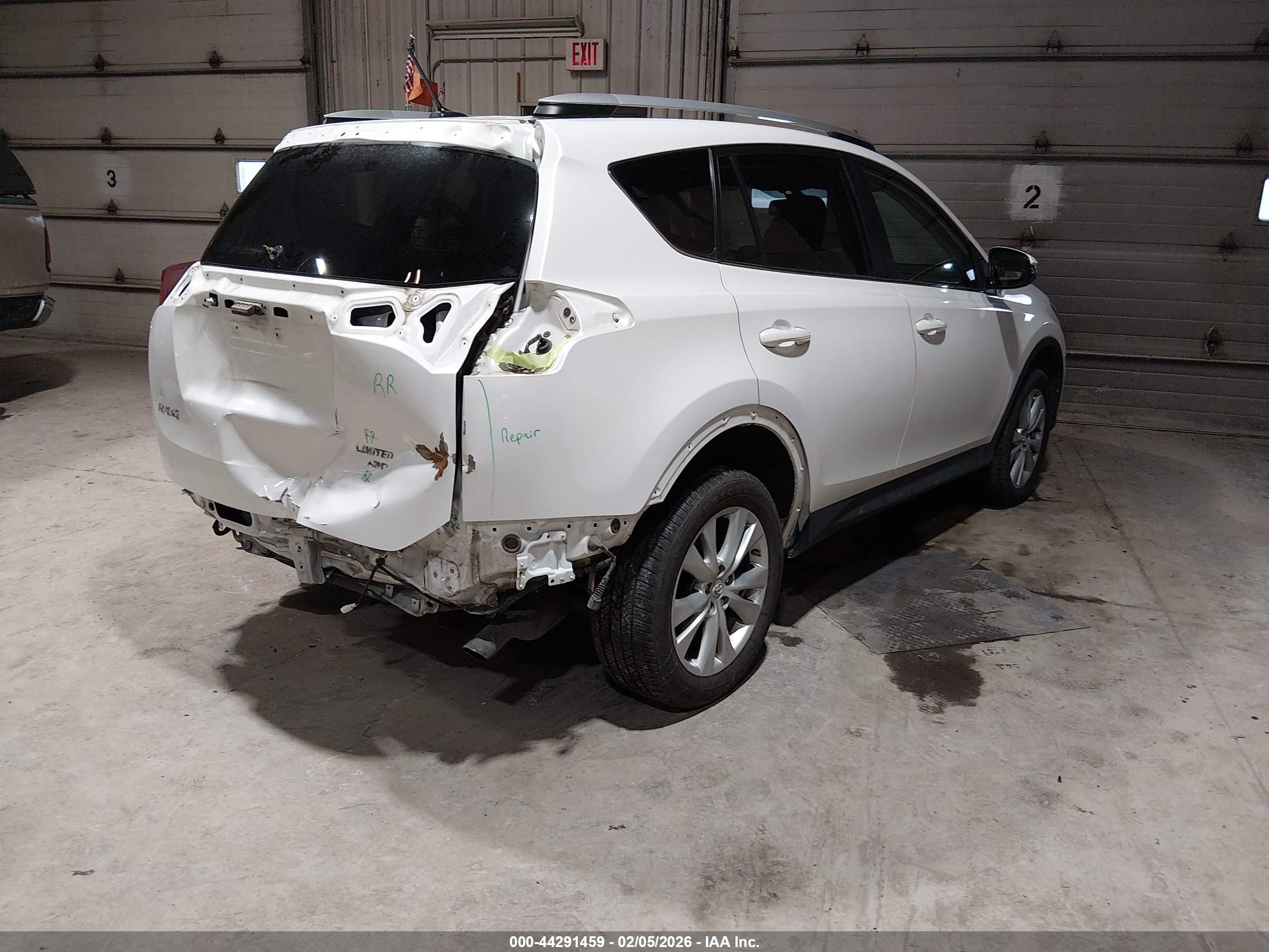 TOYOTA RAV4 image 4