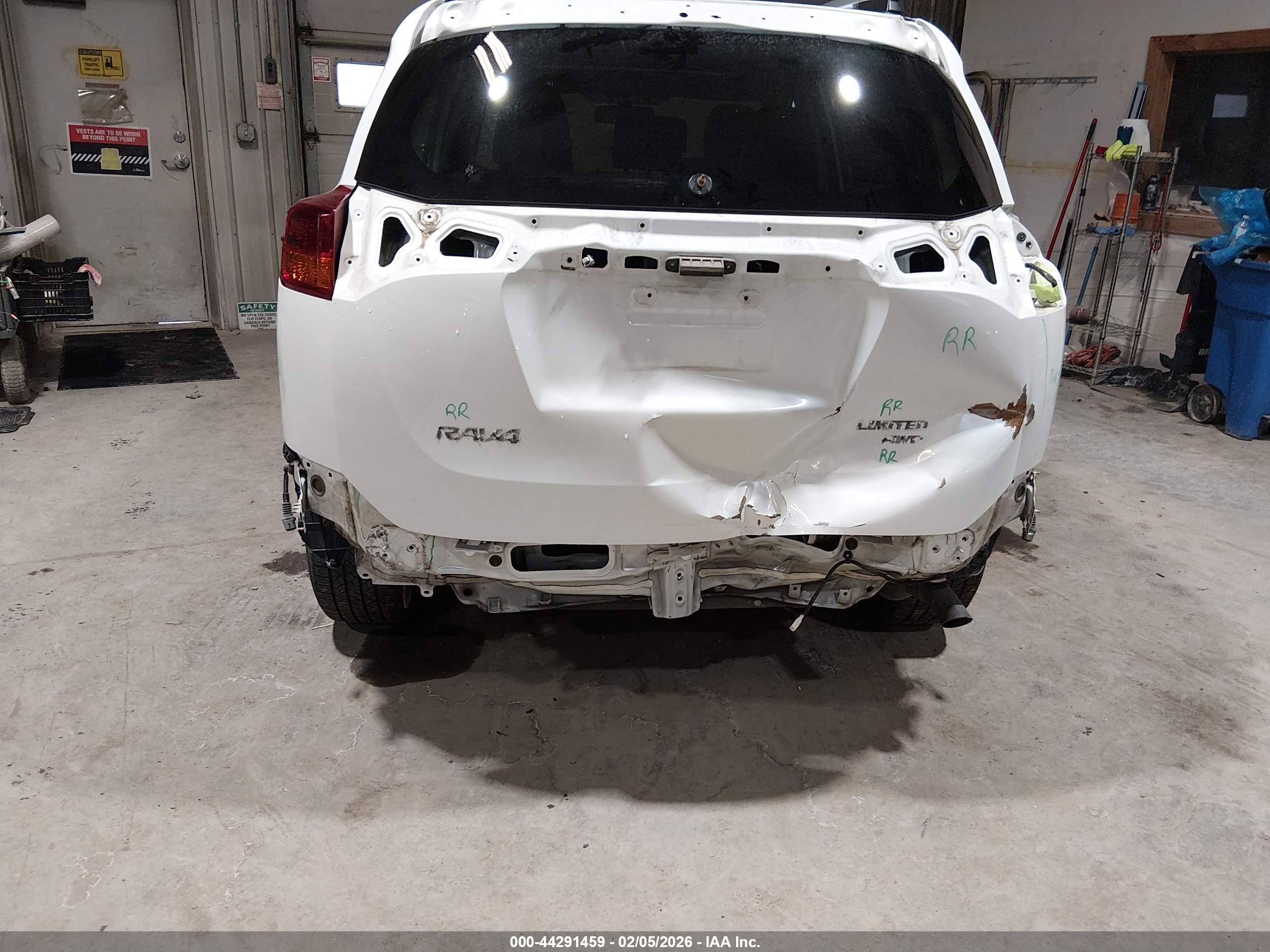 TOYOTA RAV4 image 6