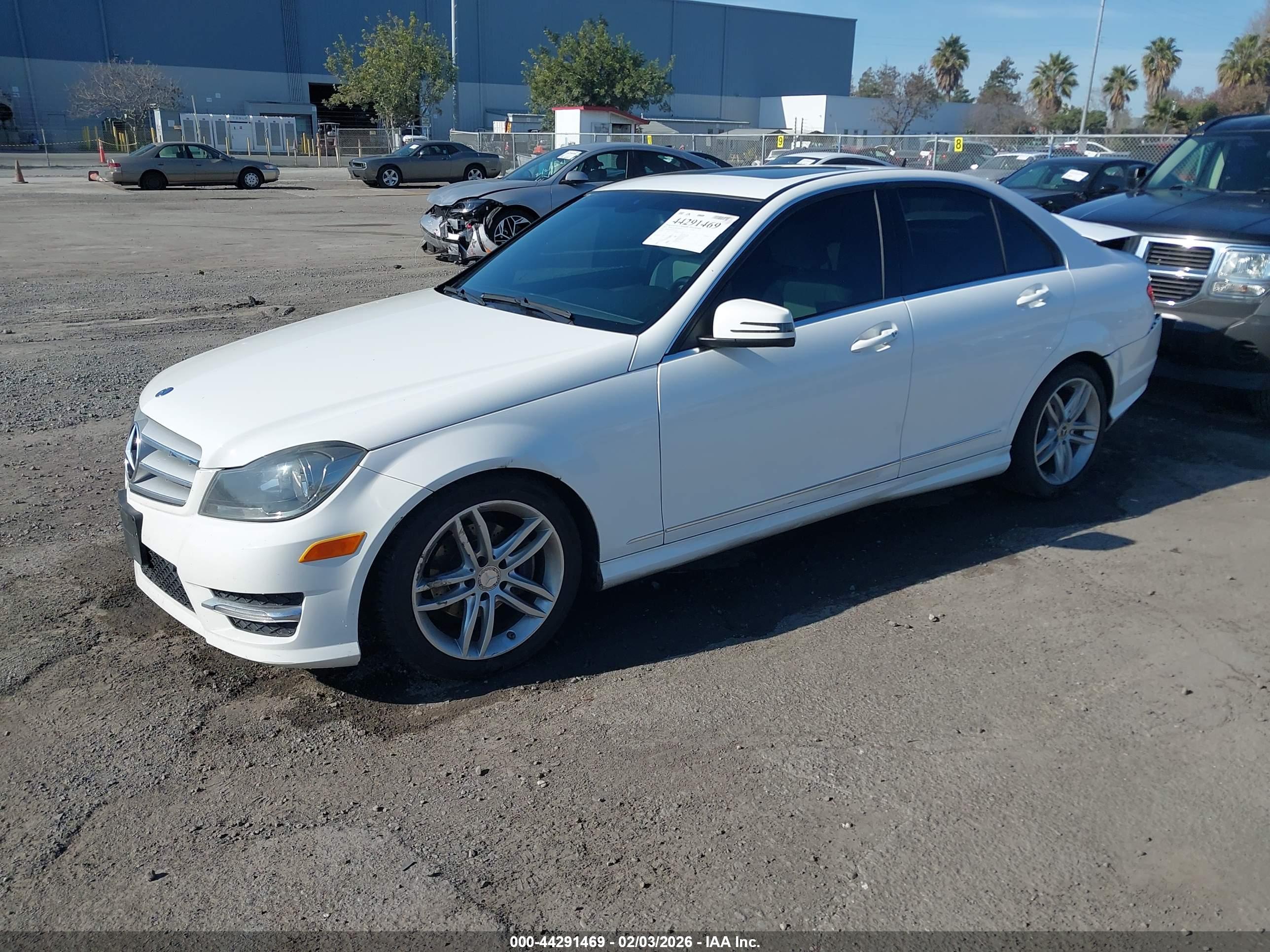 MERCEDES-BENZ C image 2