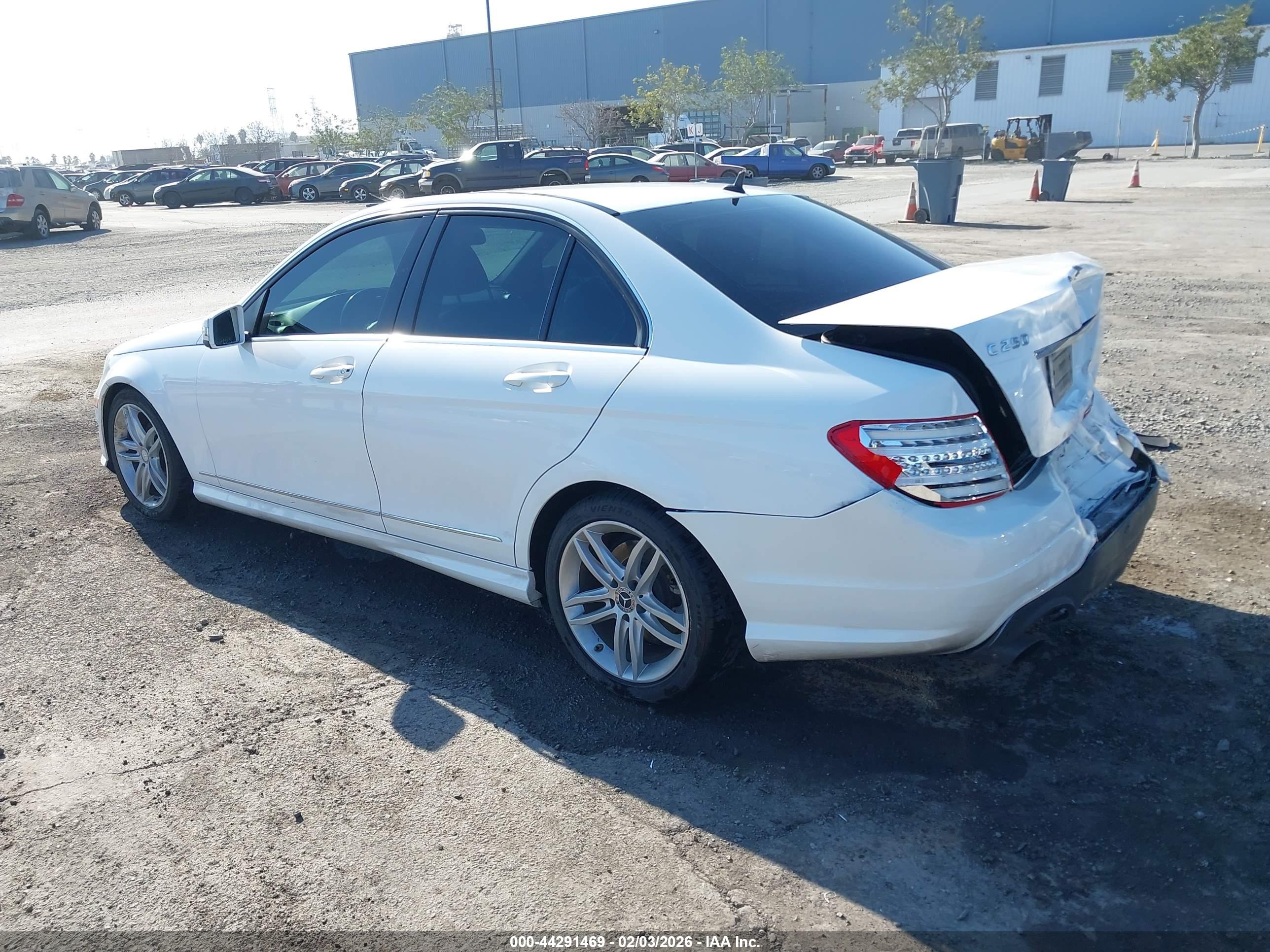 MERCEDES-BENZ C image 3