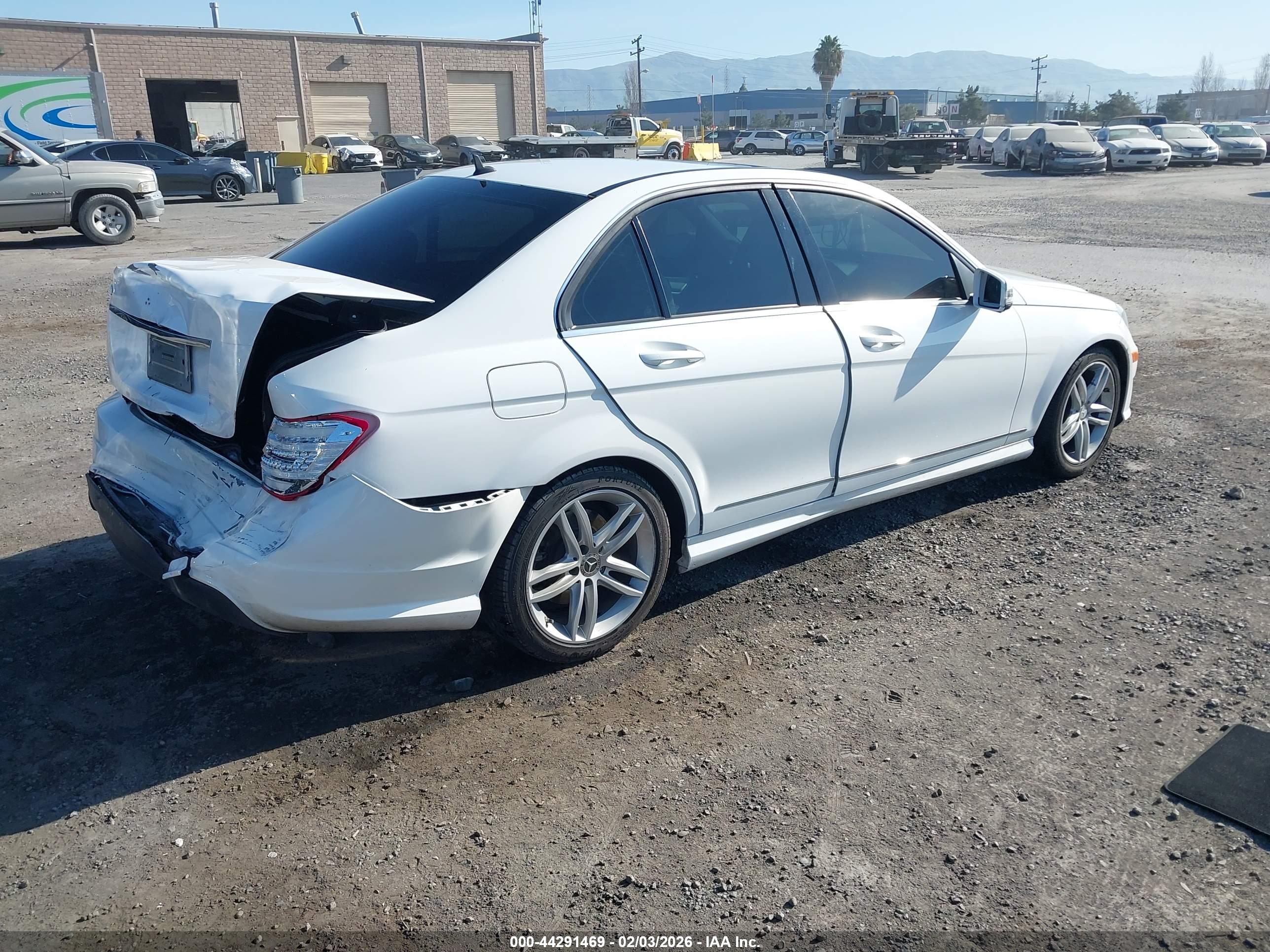 MERCEDES-BENZ C image 4