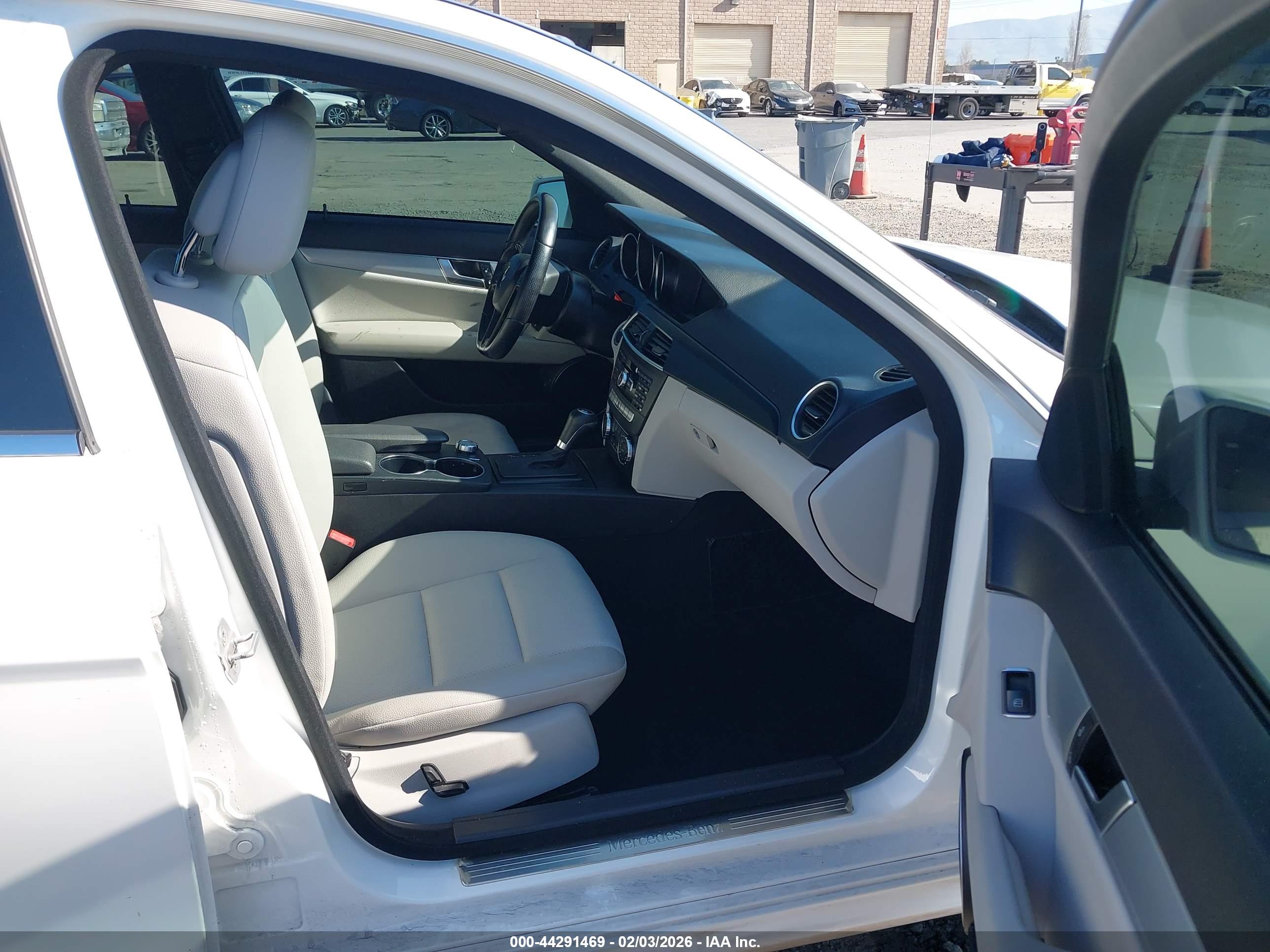MERCEDES-BENZ C image 5