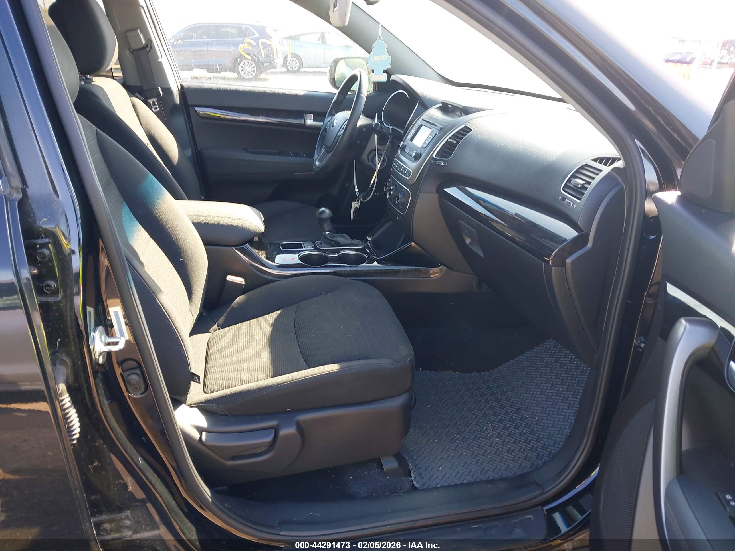 KIA SORENTO image 5