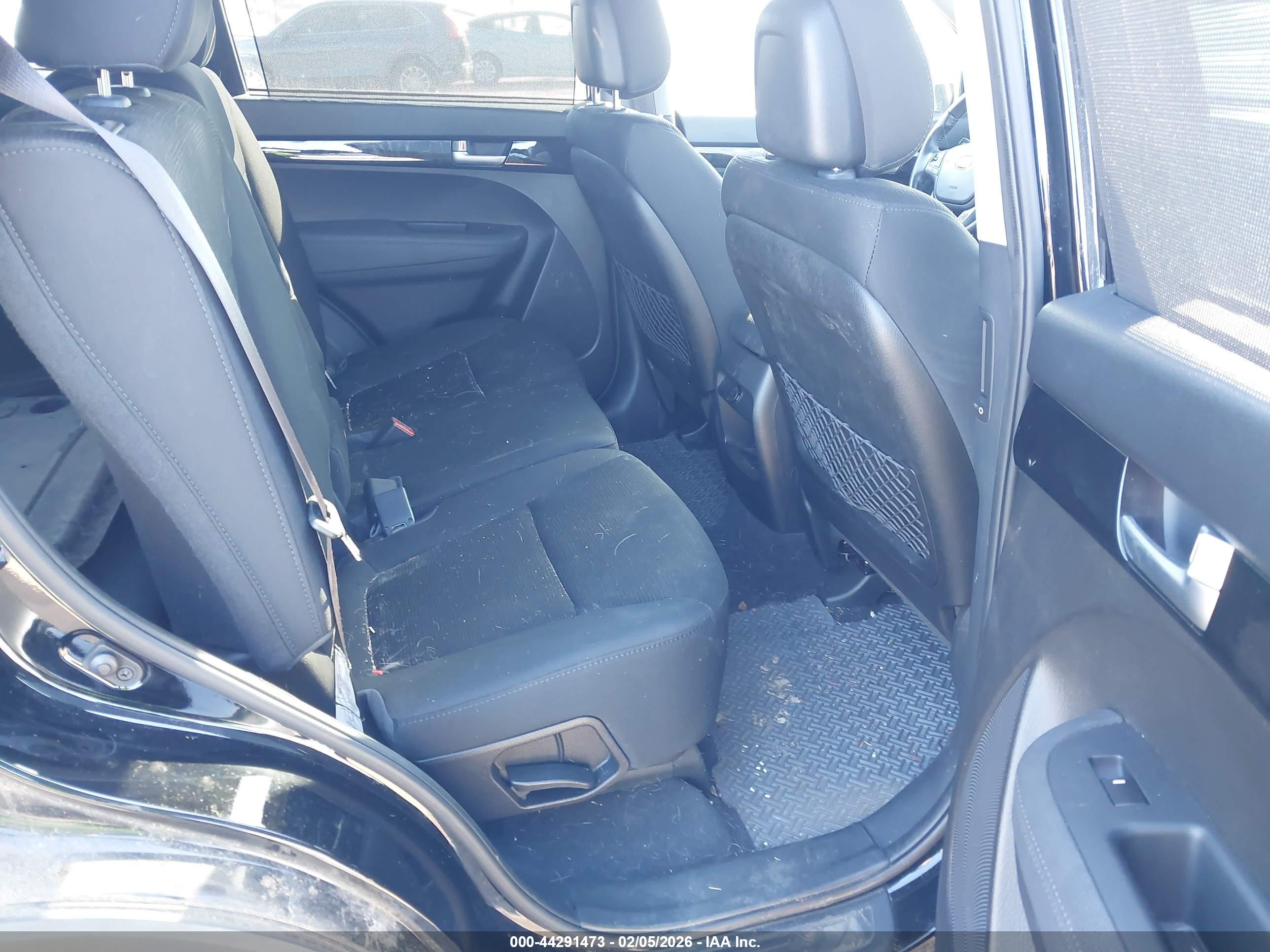 KIA SORENTO image 8