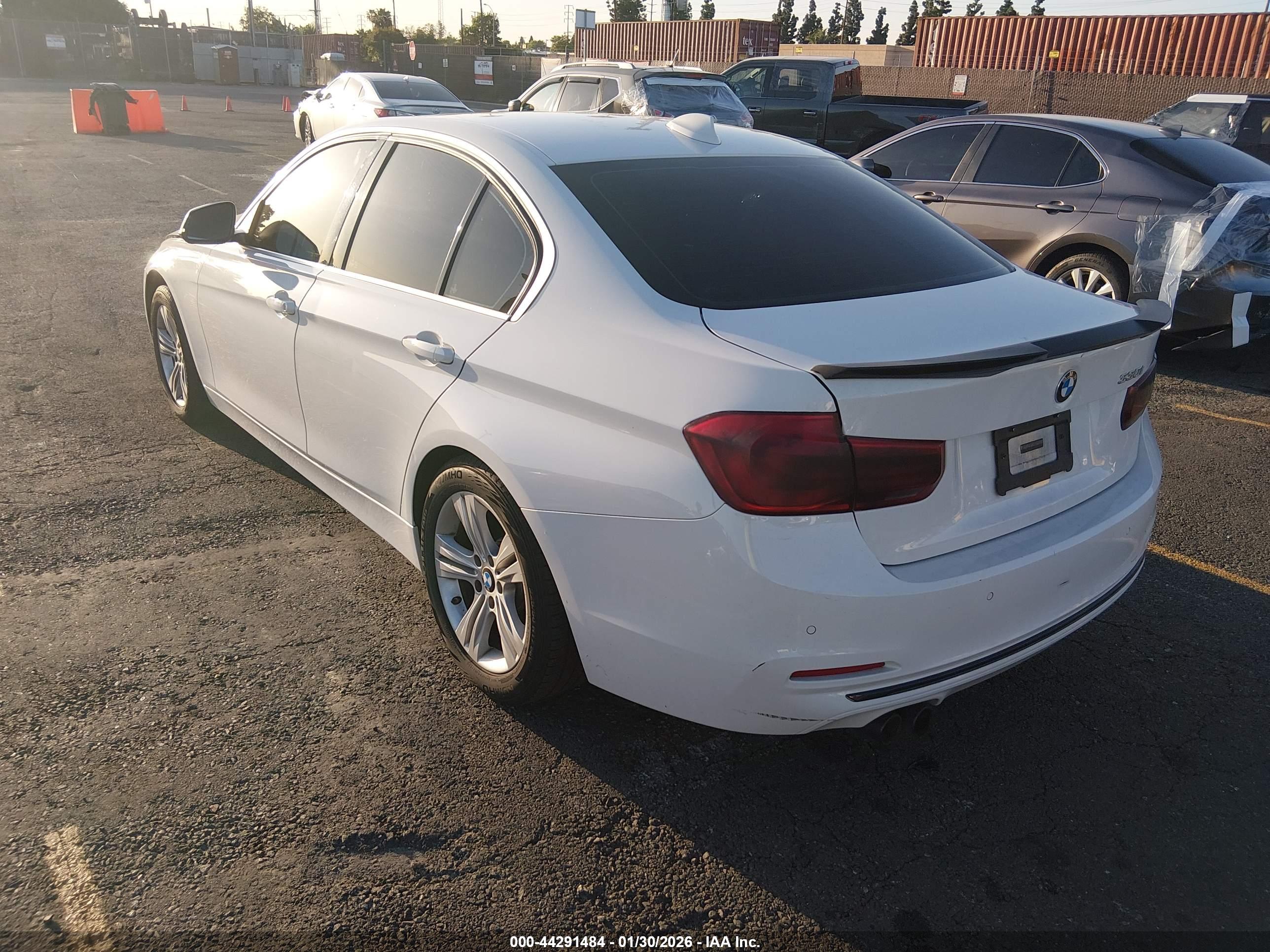 BMW 330I image 3