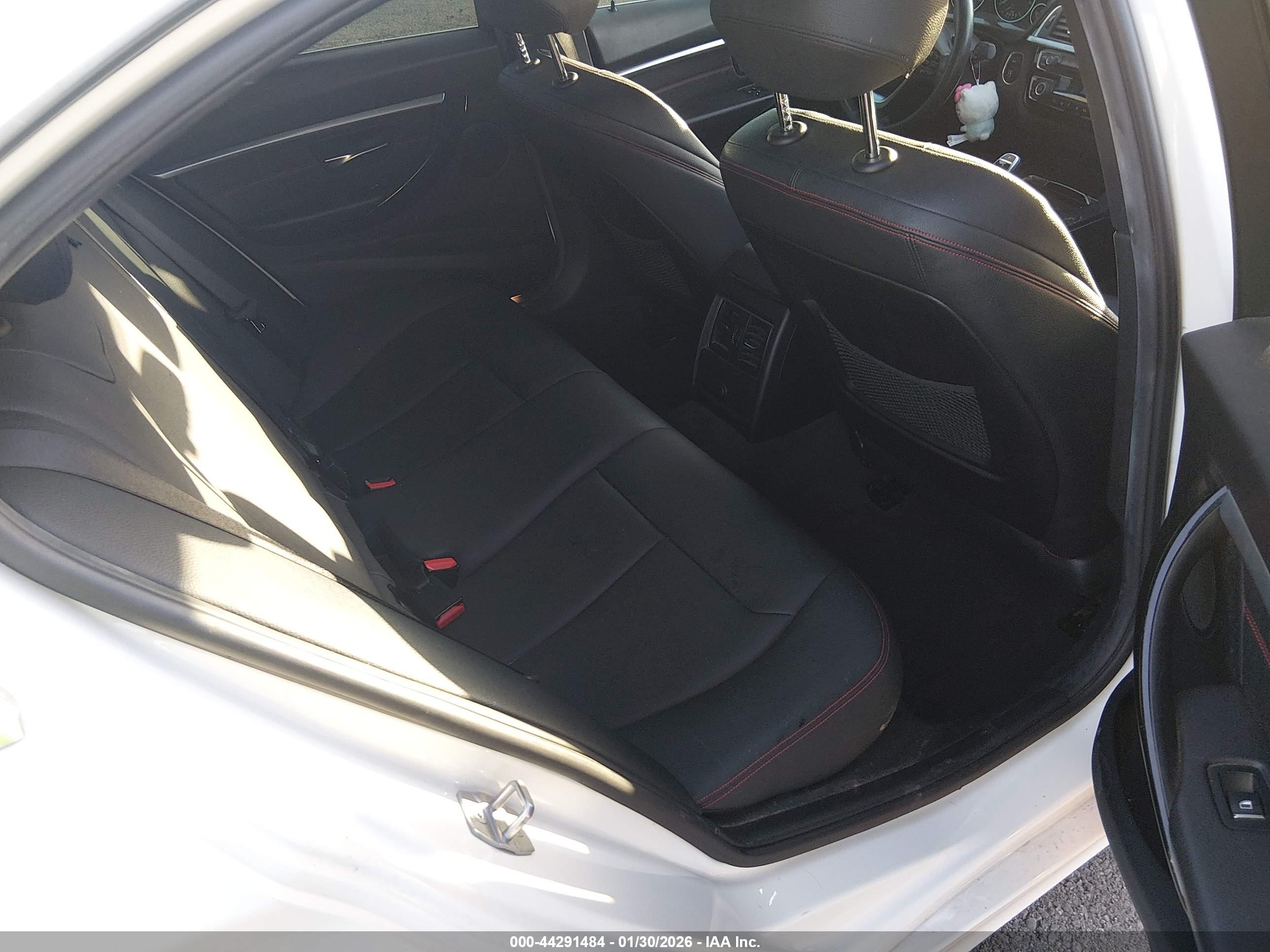 BMW 330I image 8