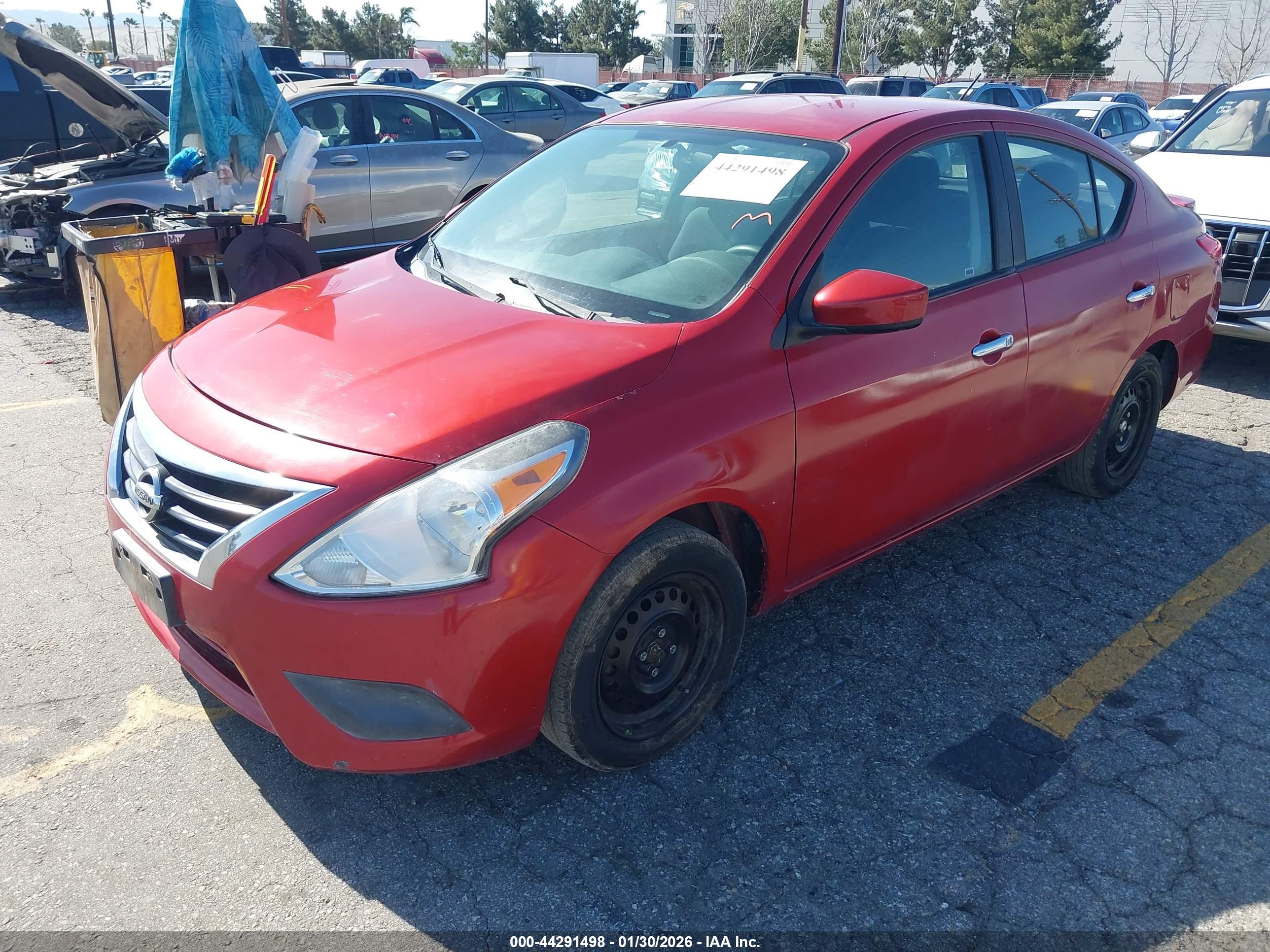 NISSAN VERSA image 2