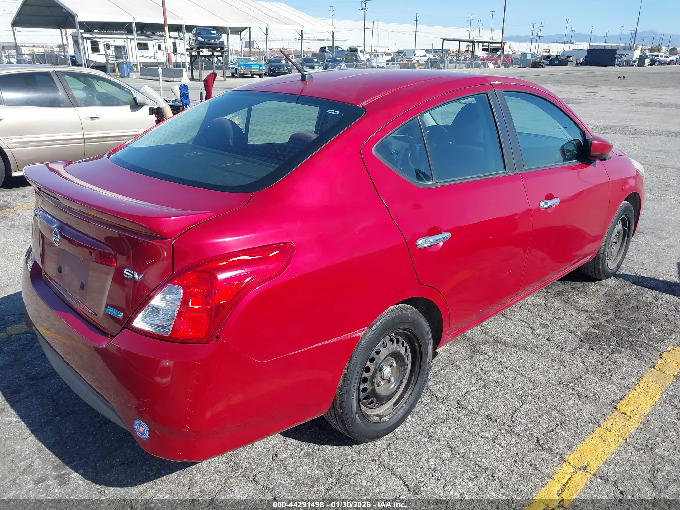 NISSAN VERSA image 4