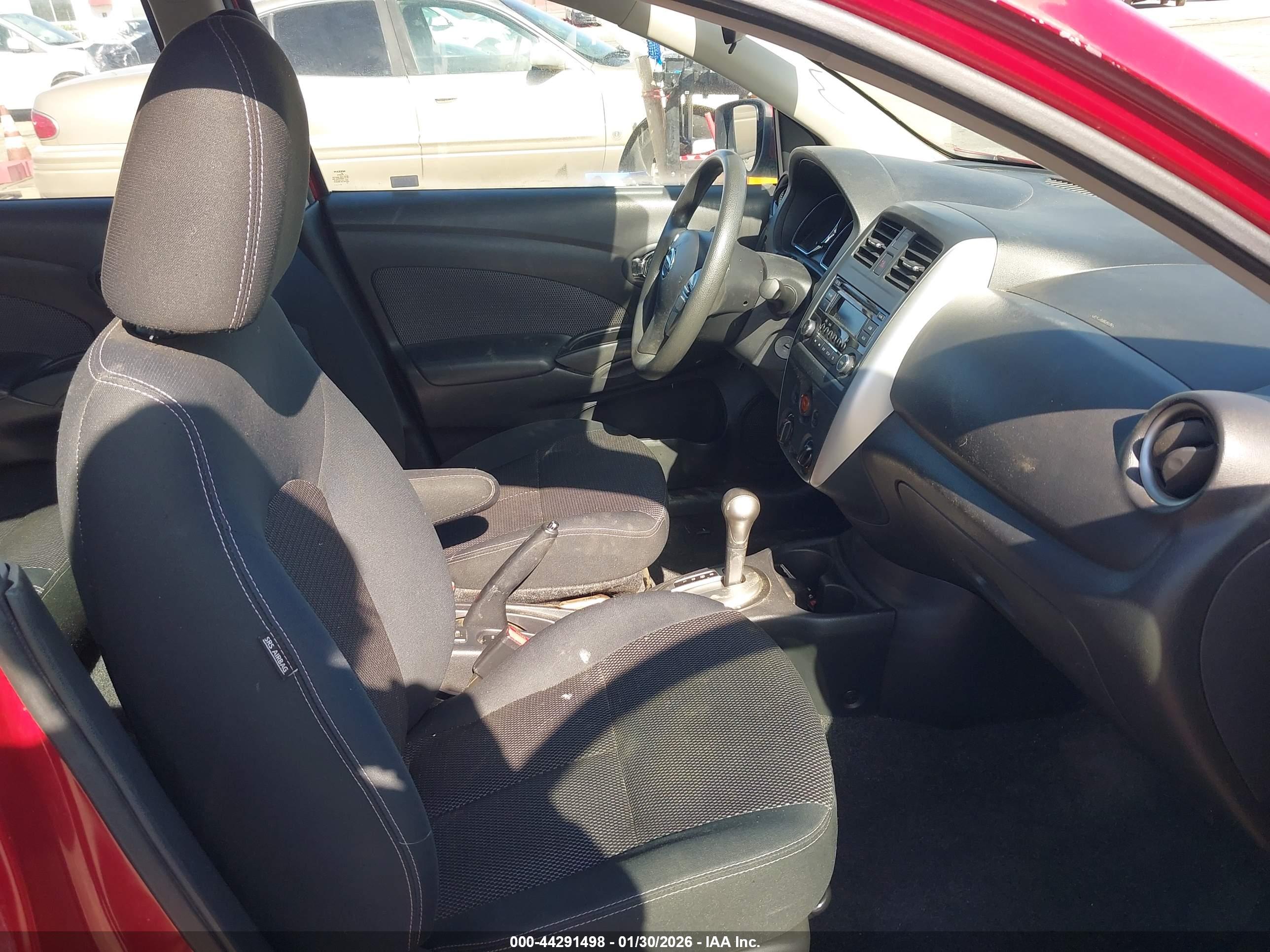NISSAN VERSA image 5