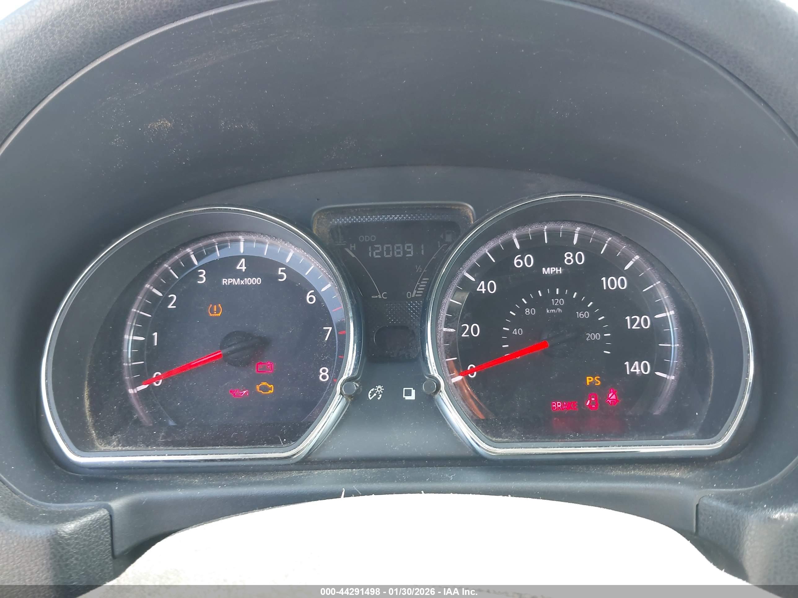 NISSAN VERSA image 7