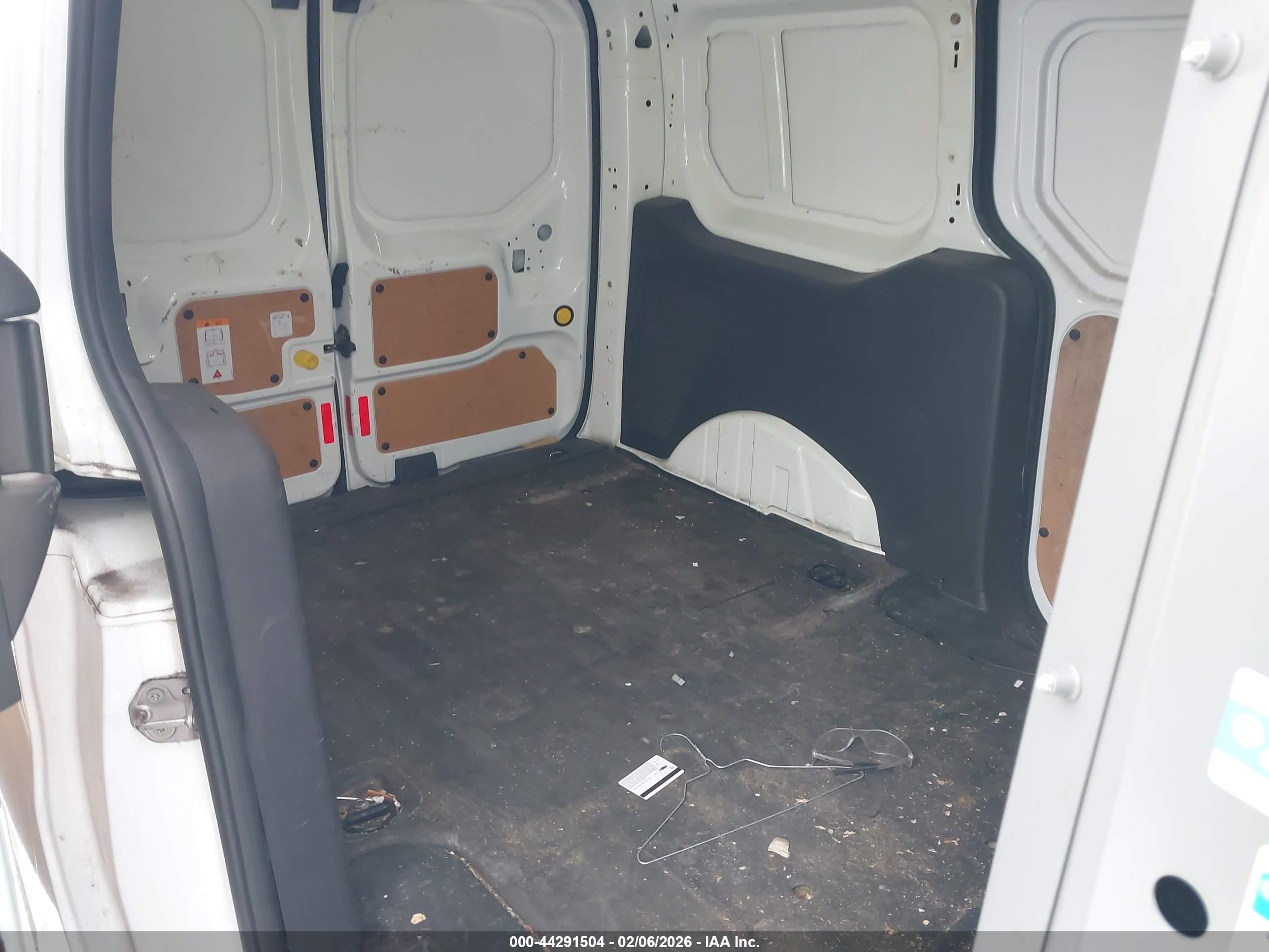 FORD TRANSIT image 8