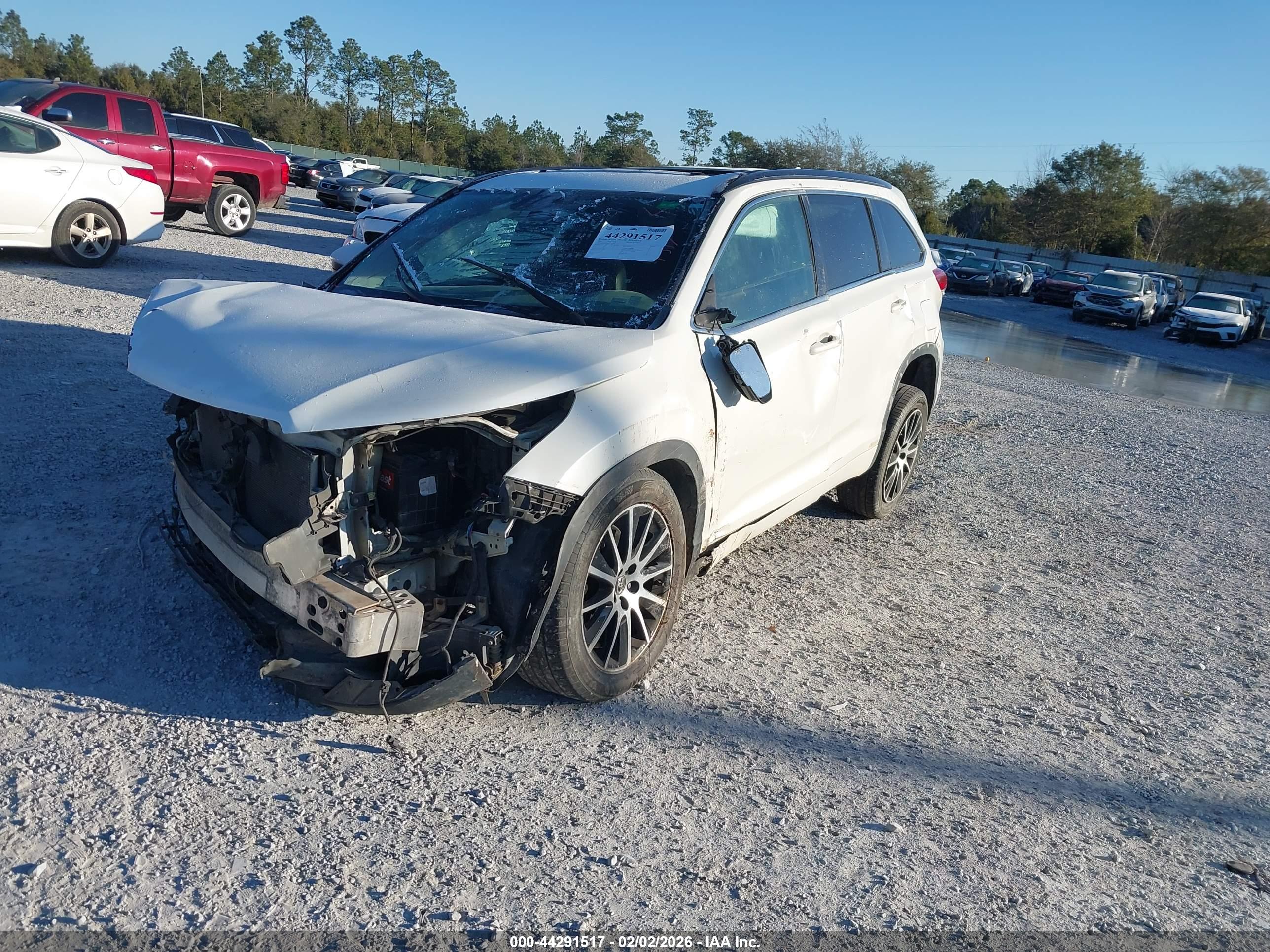 TOYOTA HIGHLANDER image 2
