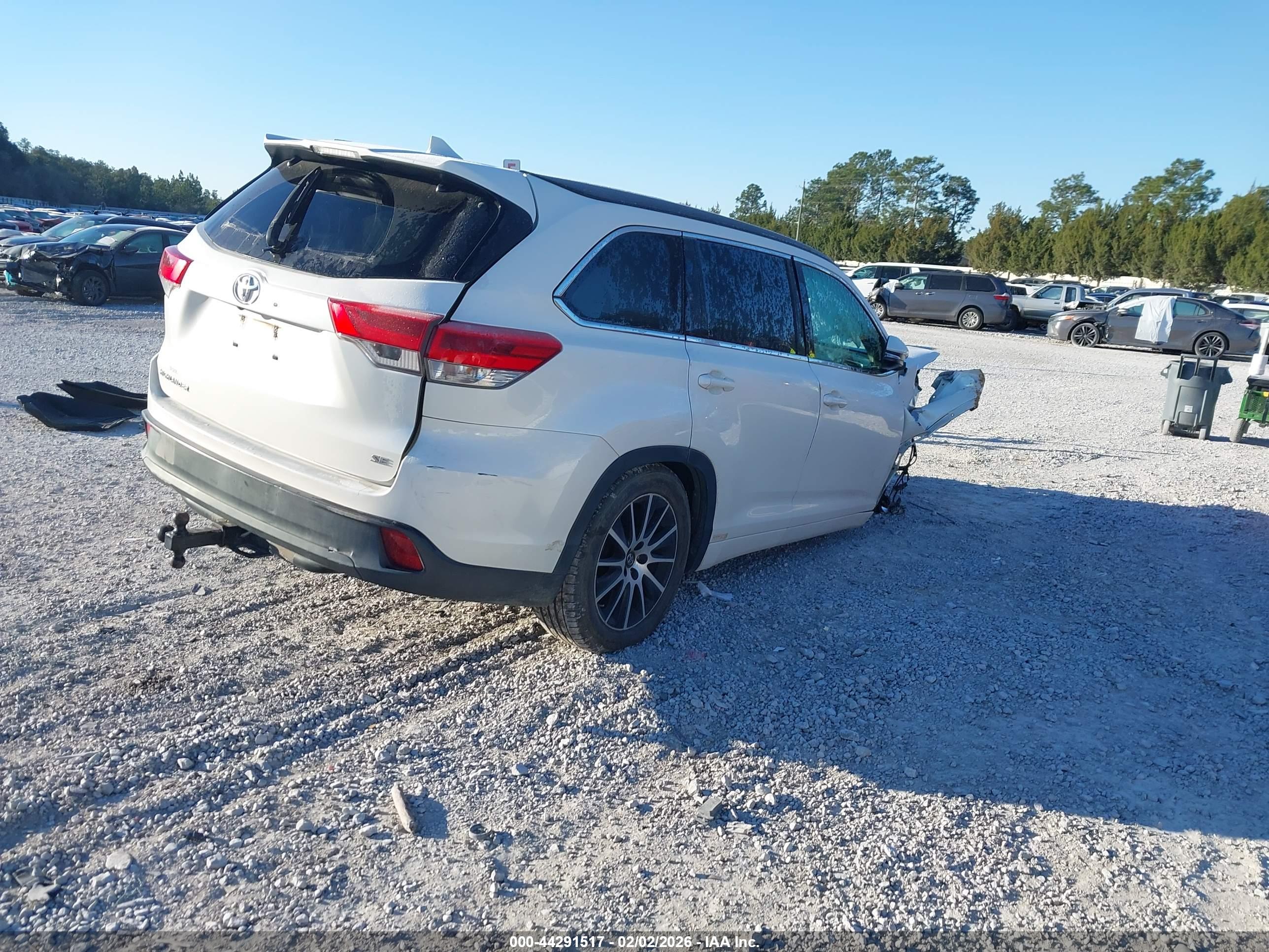 TOYOTA HIGHLANDER image 4