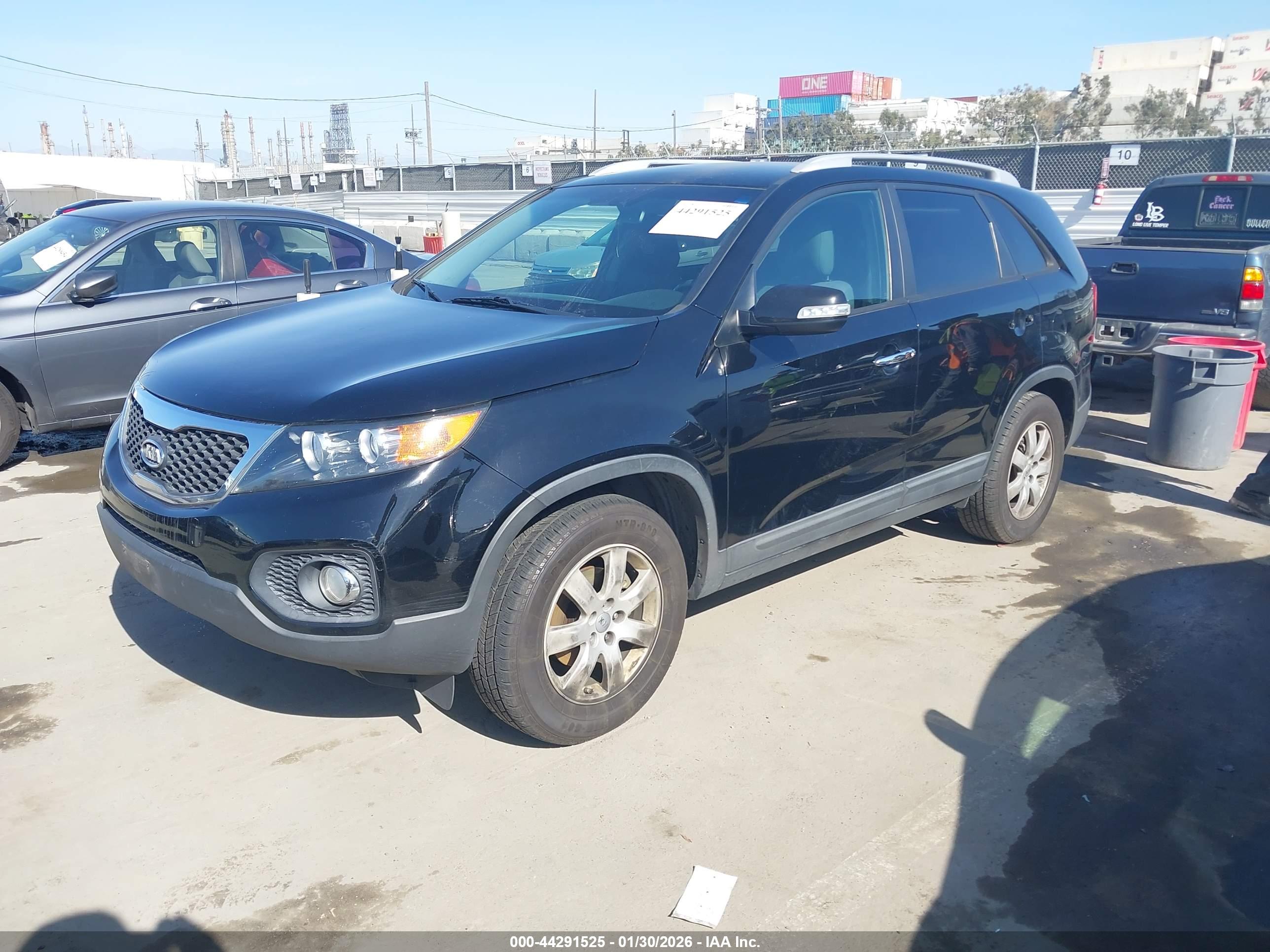 KIA SORENTO image 2