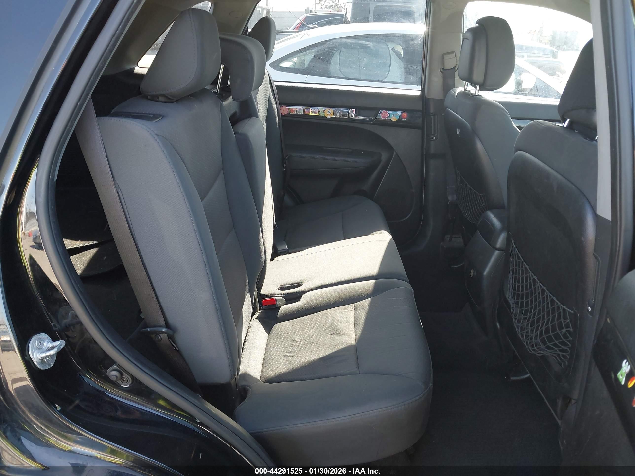 KIA SORENTO image 8