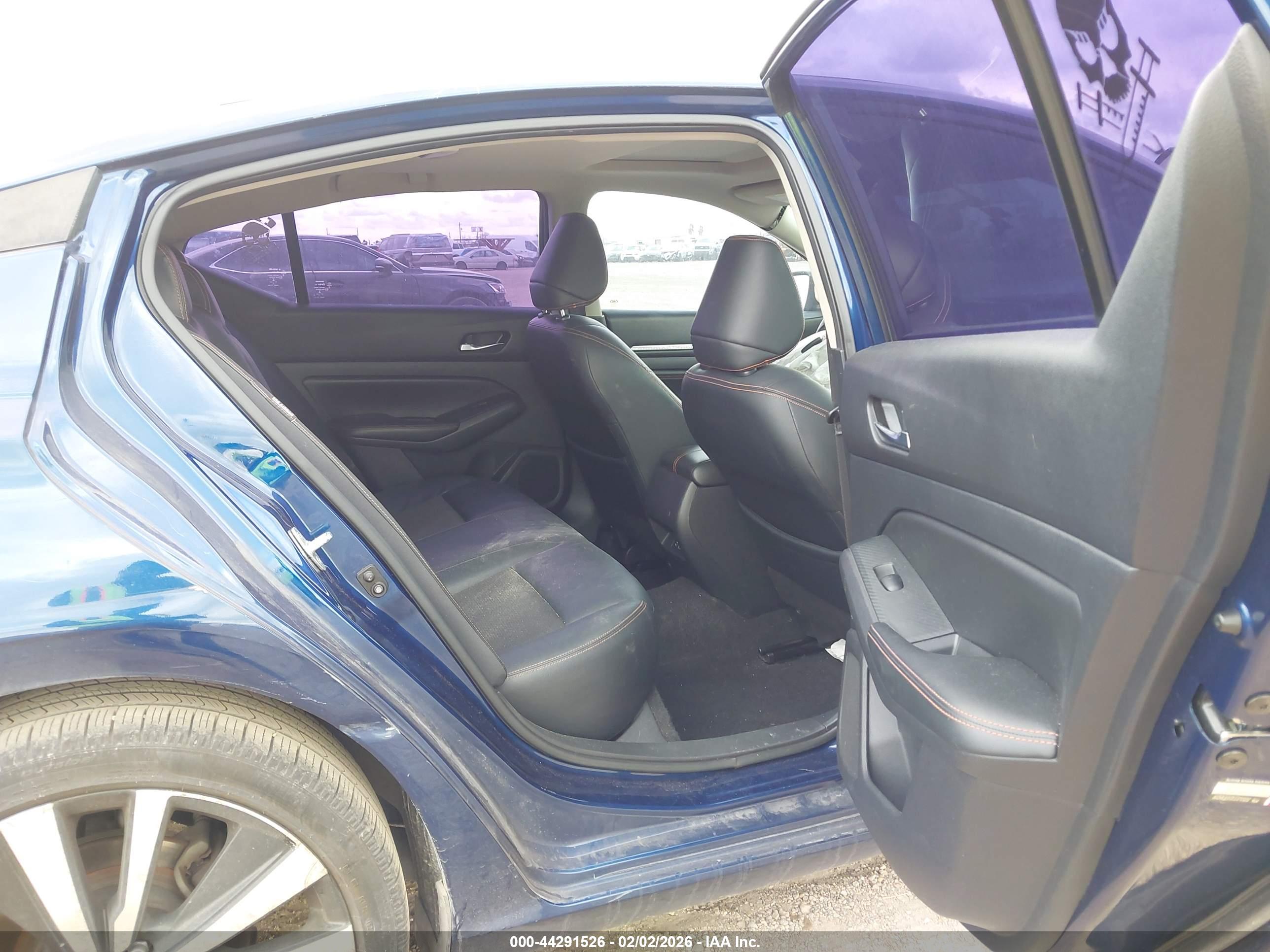 NISSAN ALTIMA image 8