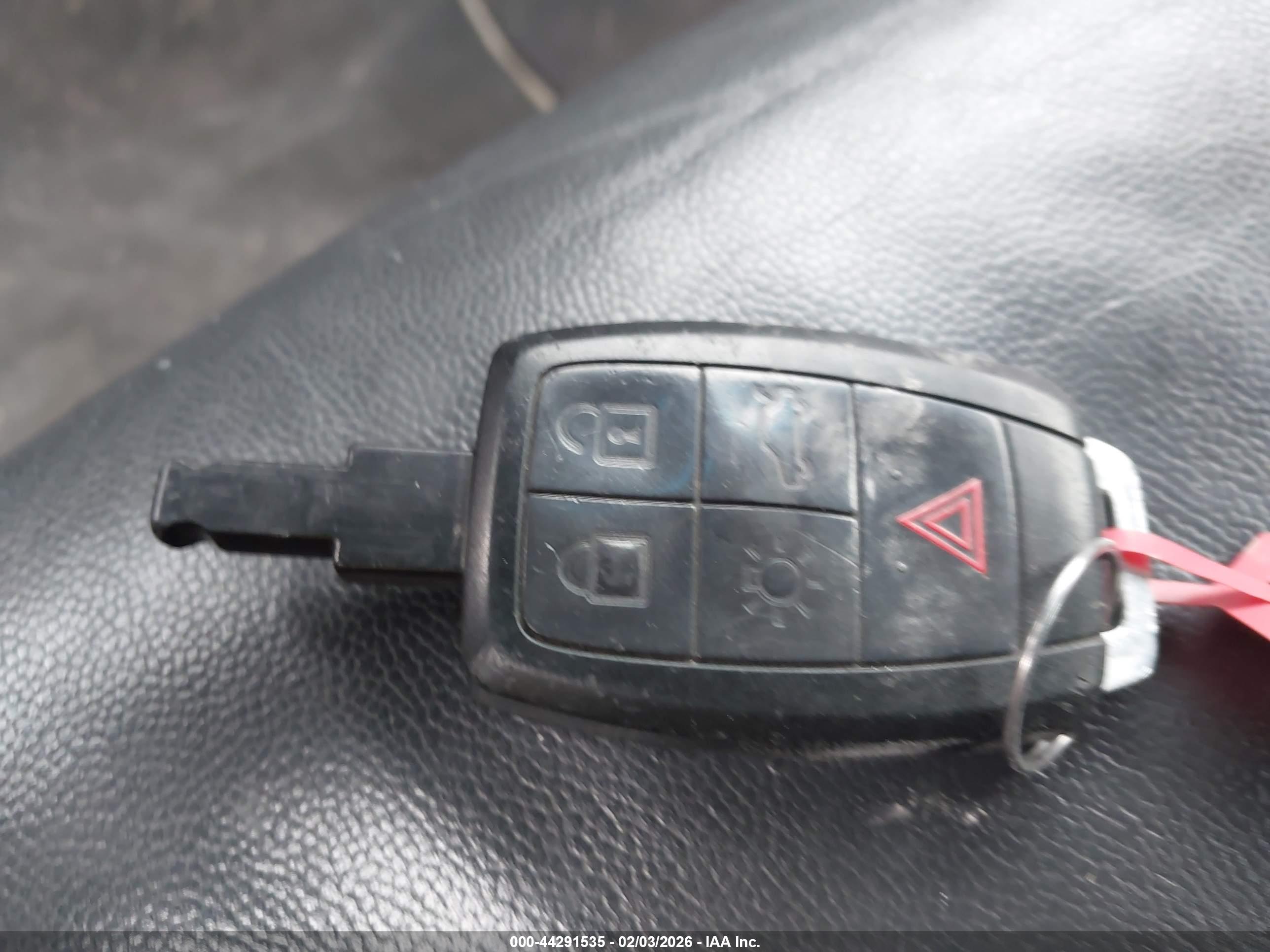 VOLVO C30 image 11