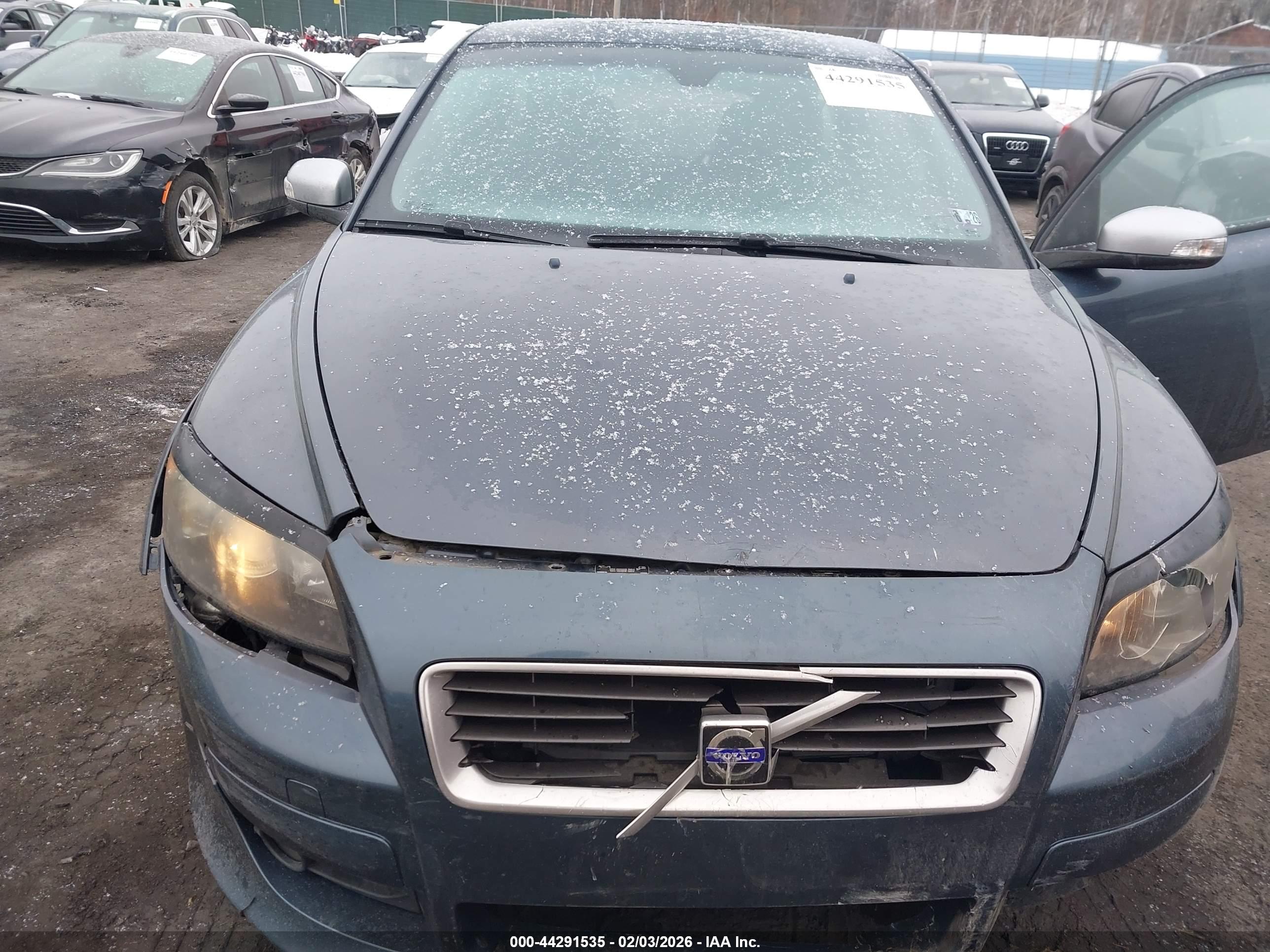 VOLVO C30 image 6