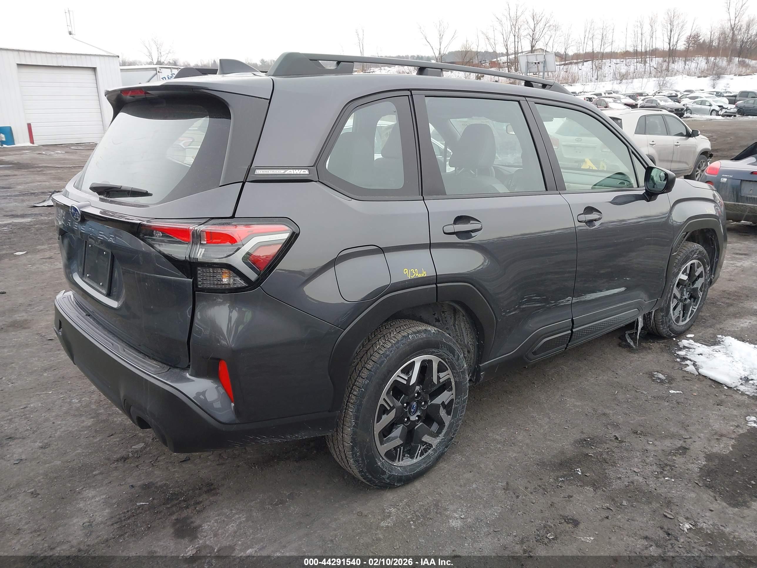 SUBARU FORESTER image 4