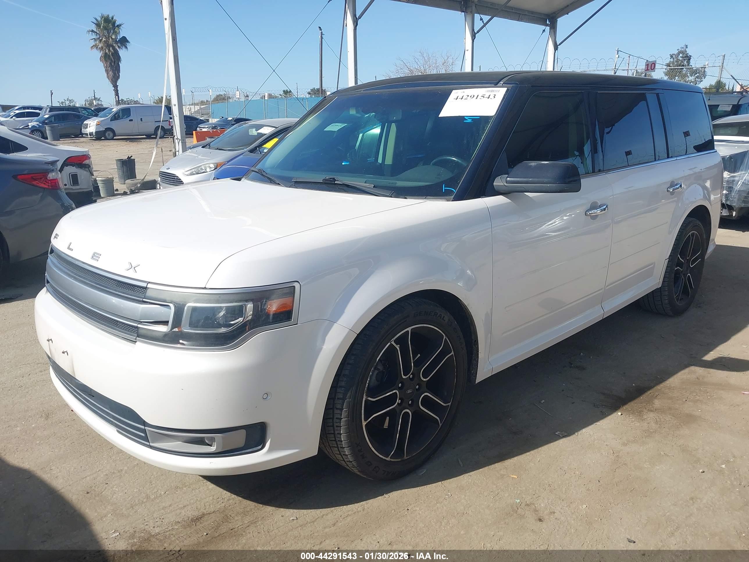FORD FLEX image 2