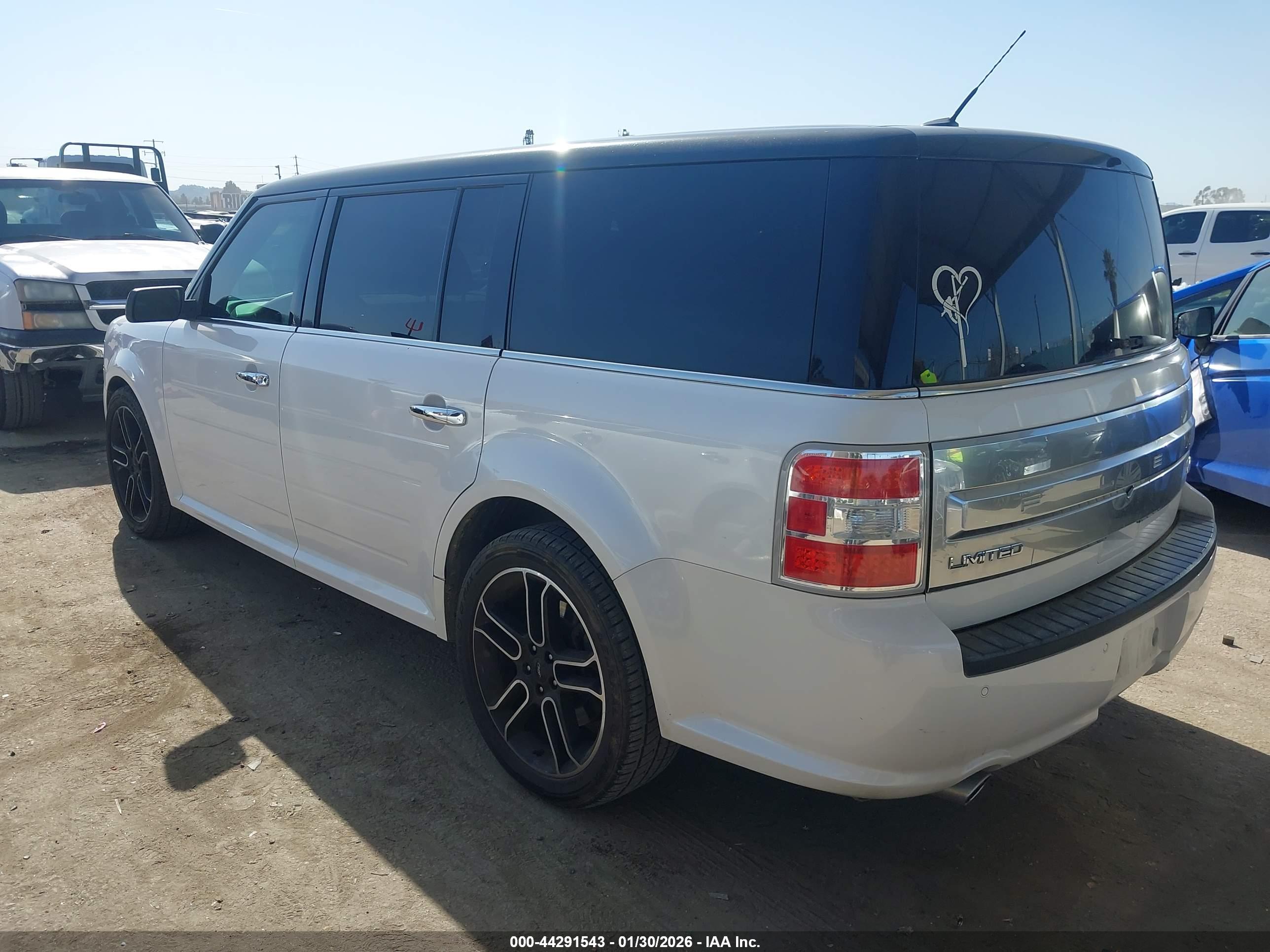 FORD FLEX image 3